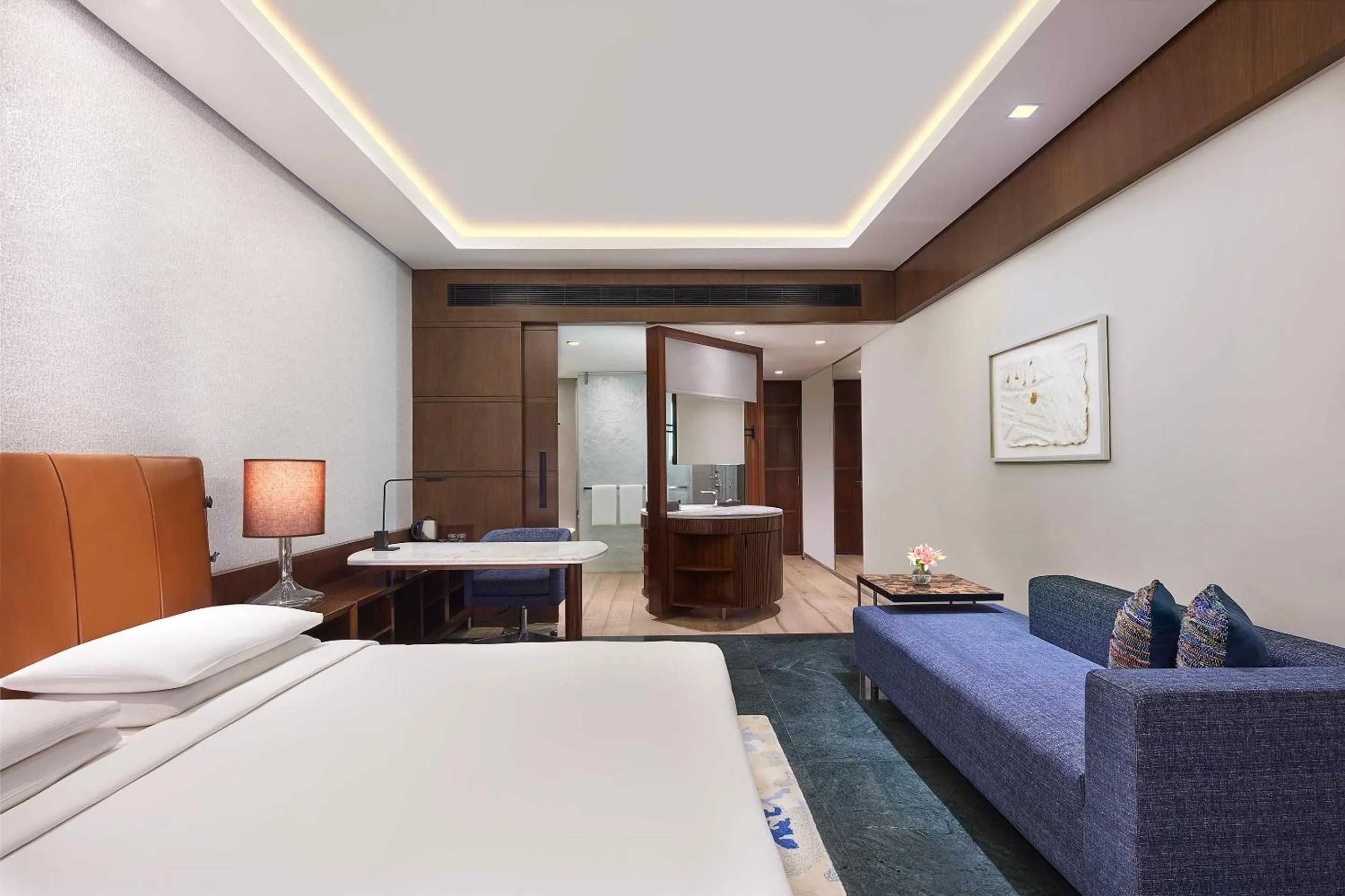 Bathroom, Bed in Hyatt Regency Chennai