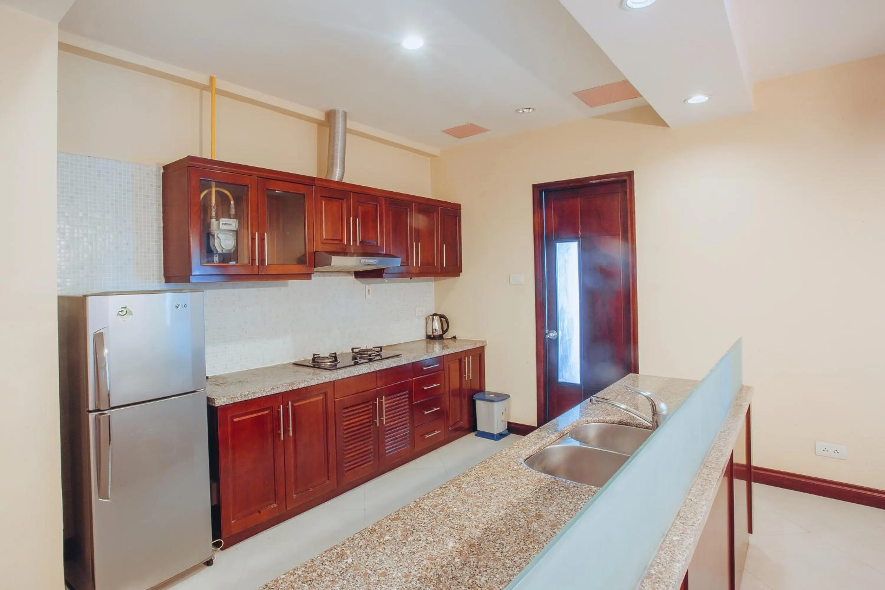 Kitchen or kitchenette in Vinh Trung Plaza Hotel