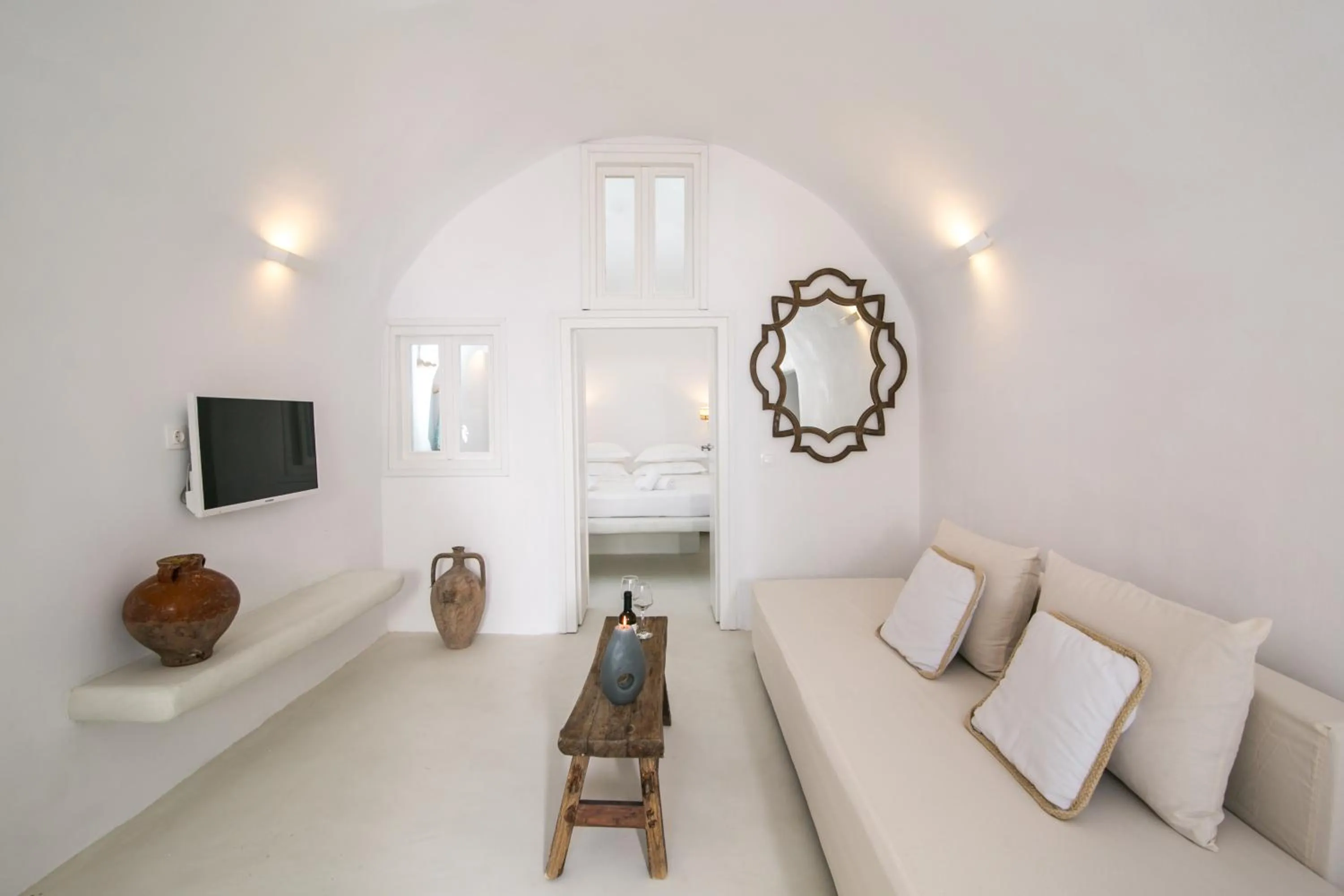 Bed in Morfi Cave House