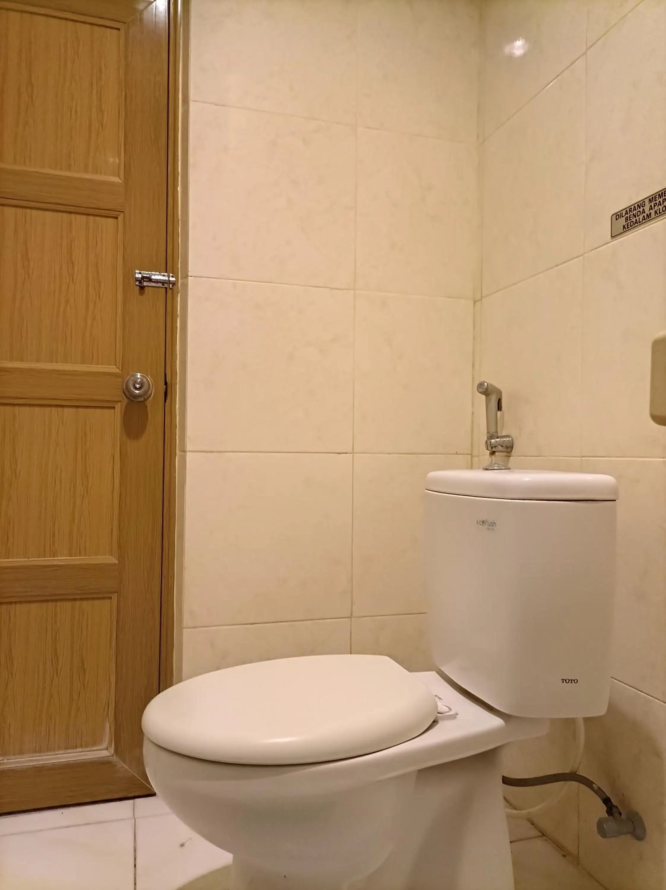 Toilet in Sapta Petala Hotel