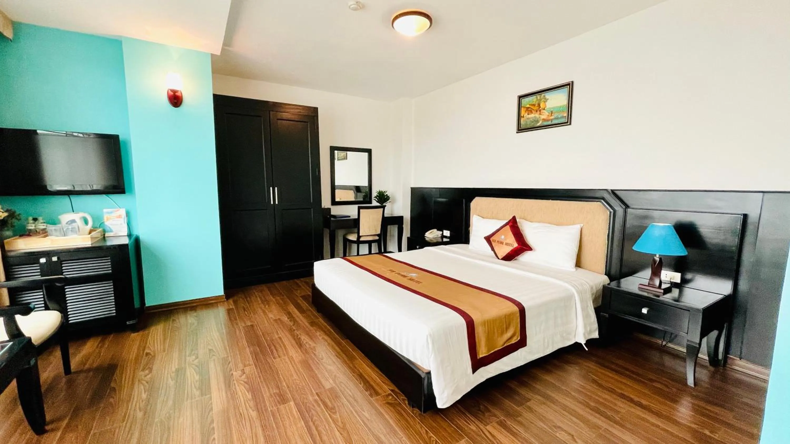 Sea view, Bed in Sea Pearl Cat Ba Hotel