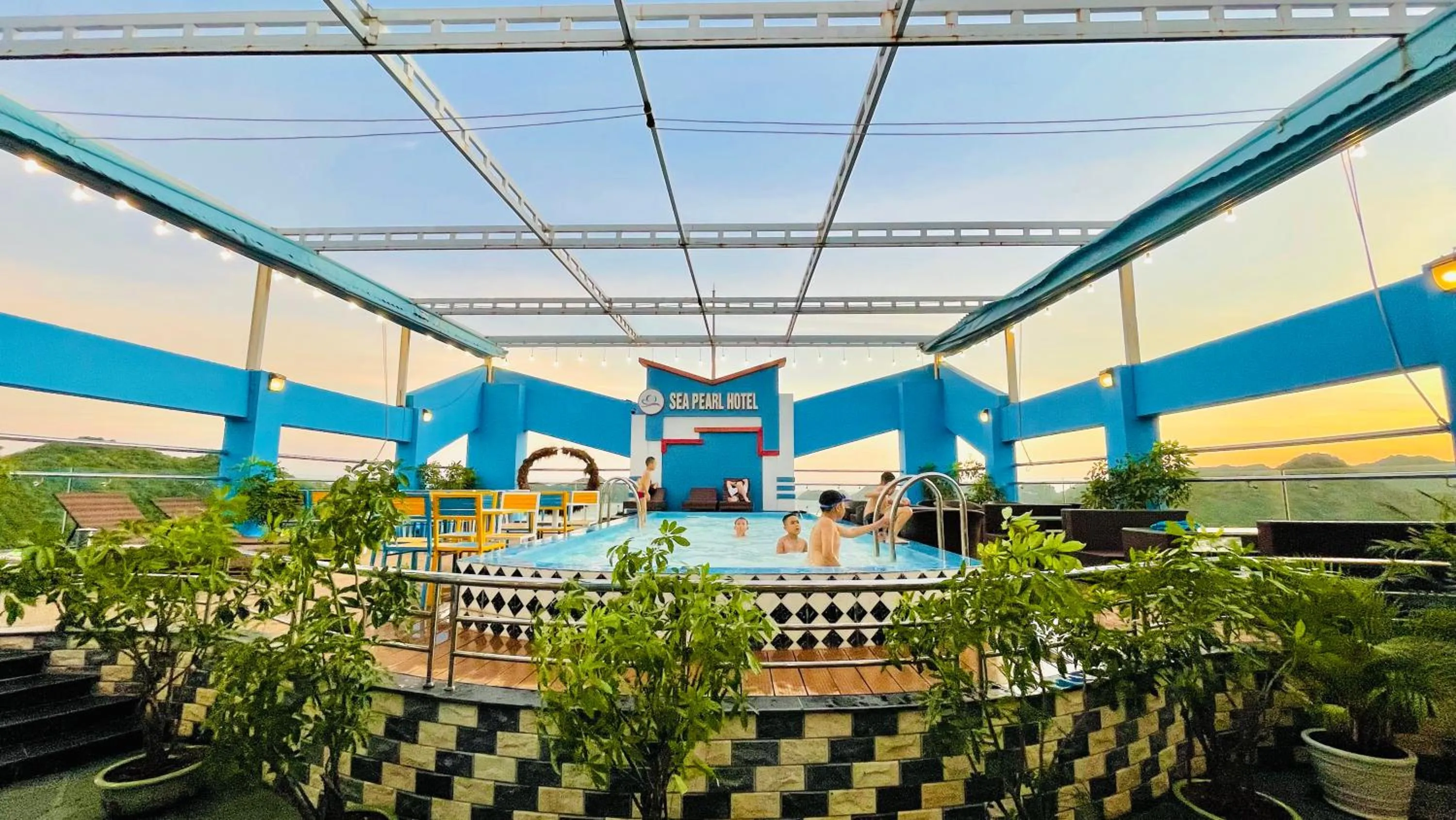 Swimming pool in Sea Pearl Cat Ba Hotel