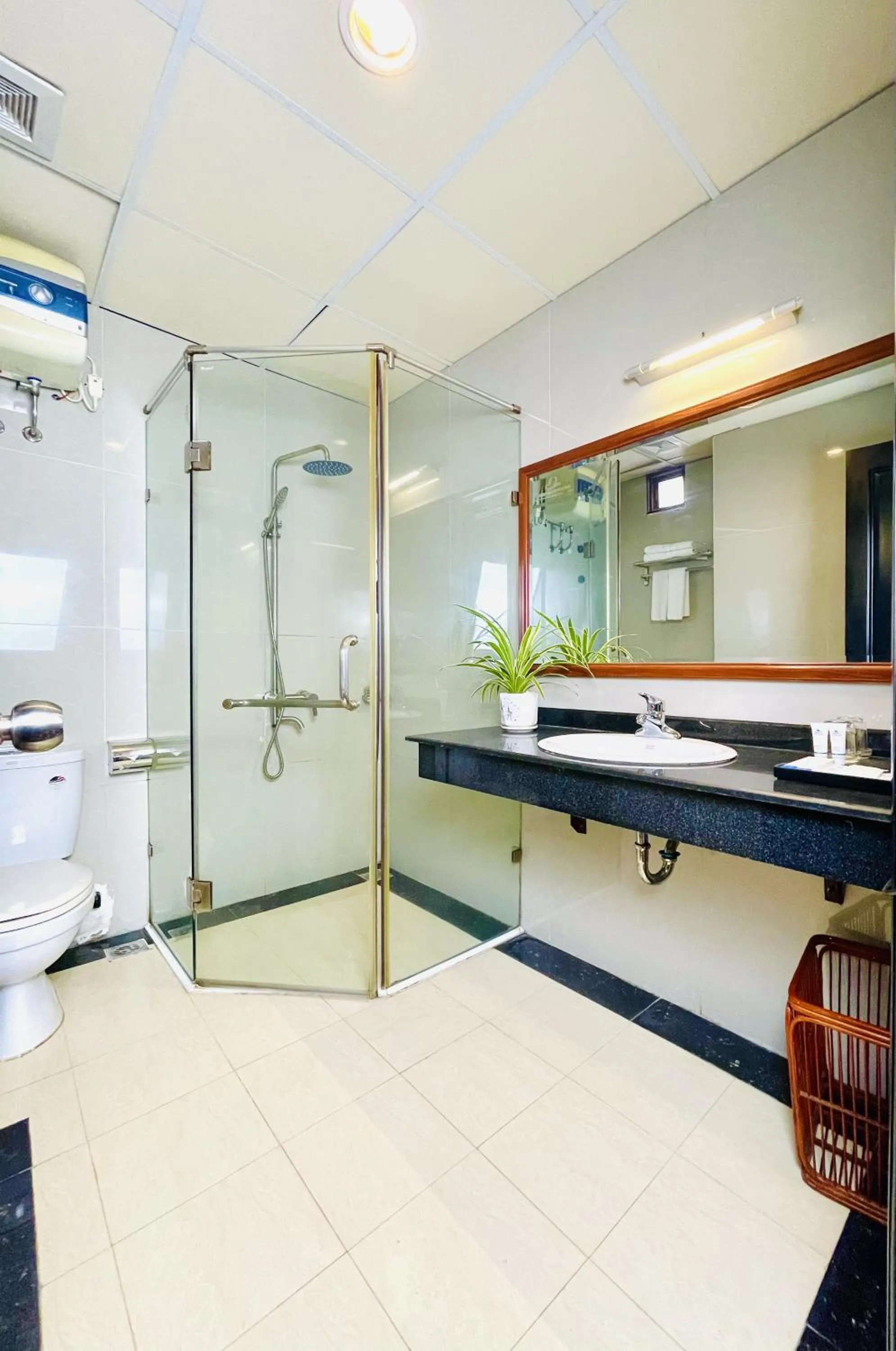 Bathroom in Sea Pearl Cat Ba Hotel