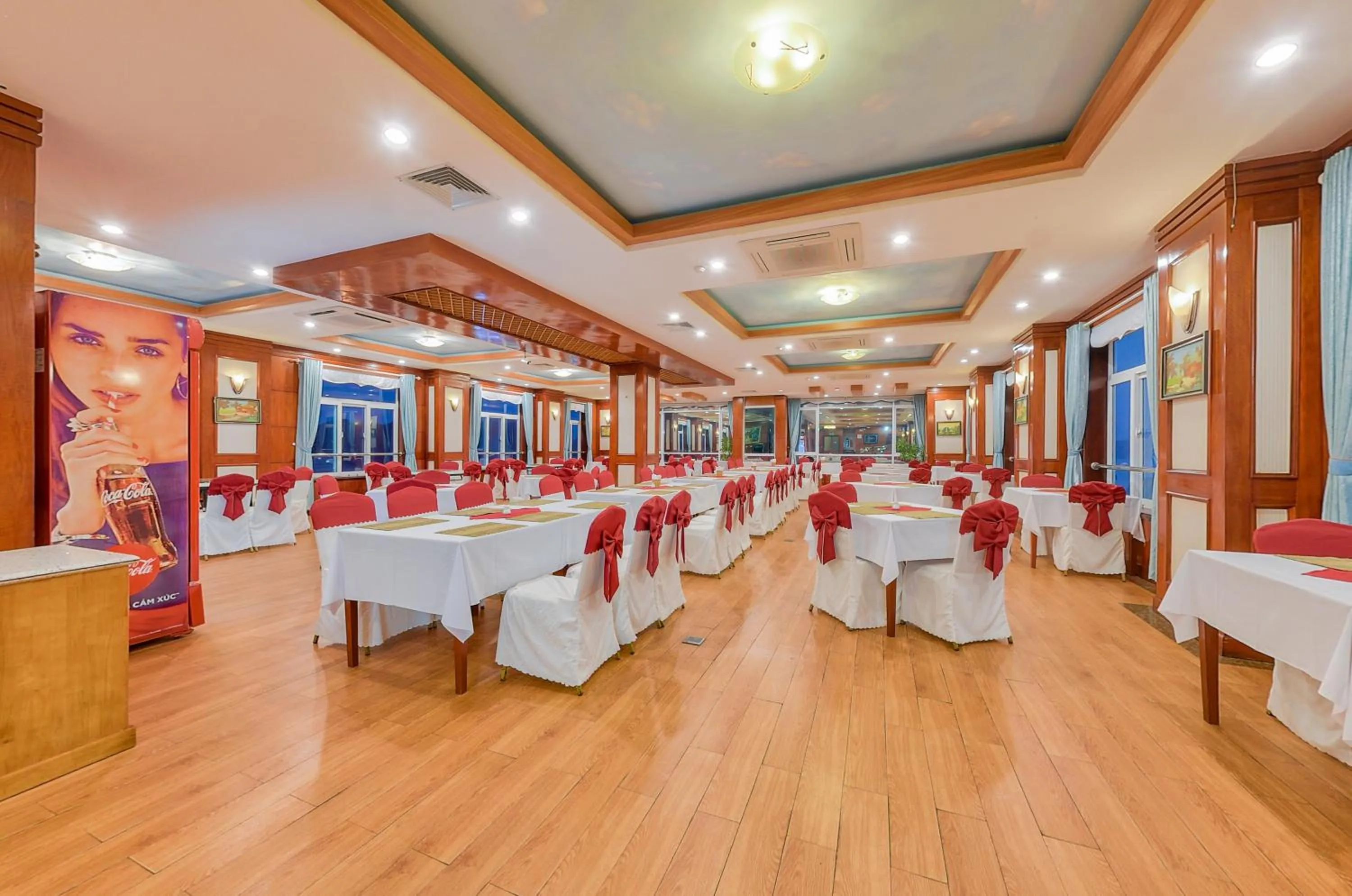 Food and drinks in Sea Pearl Cat Ba Hotel