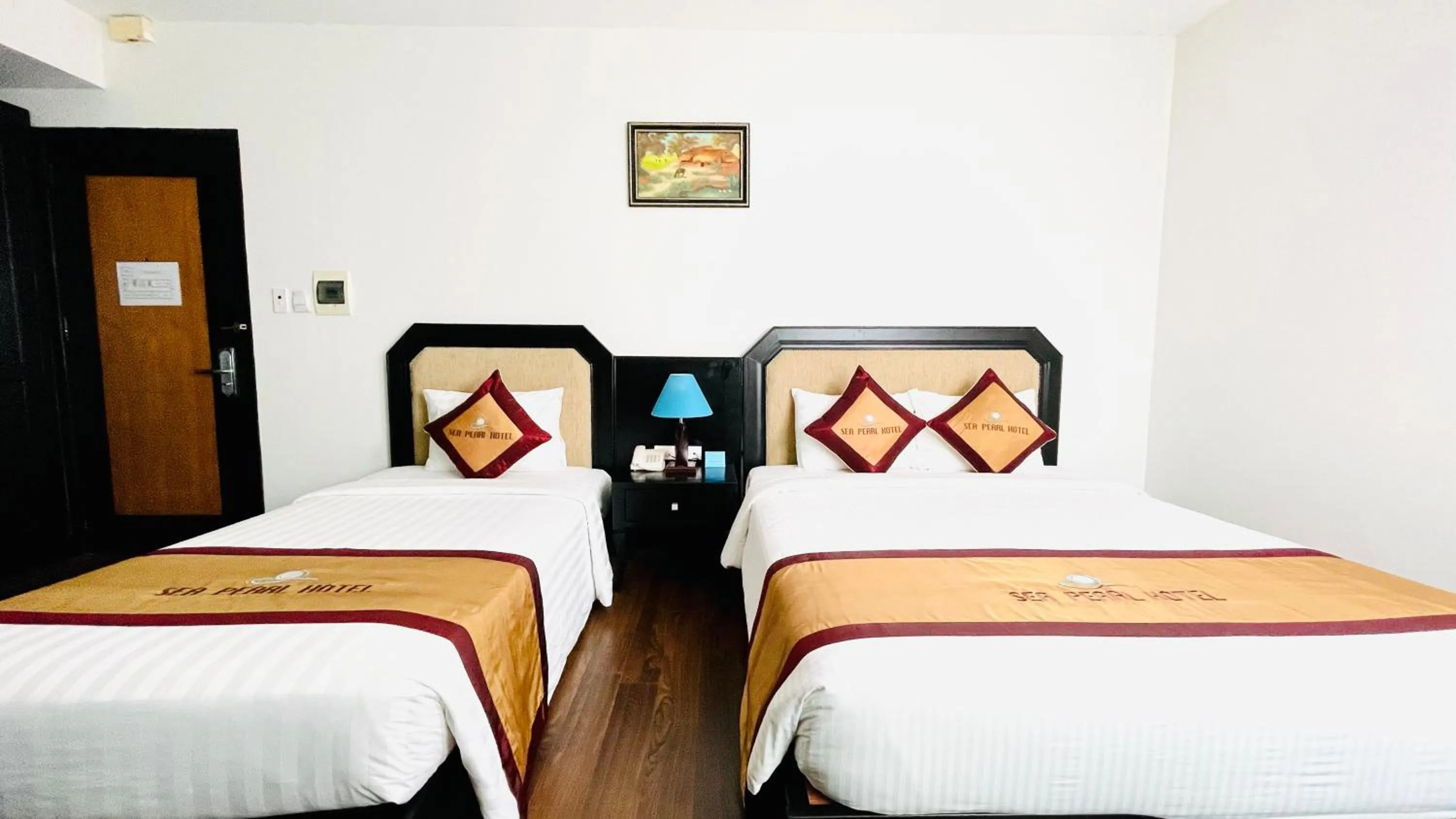 Bed in Sea Pearl Cat Ba Hotel