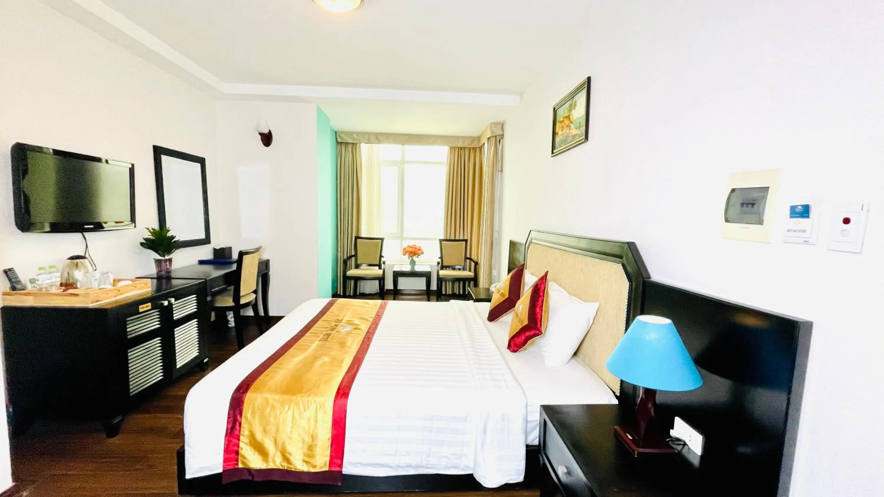 Bed in Sea Pearl Cat Ba Hotel