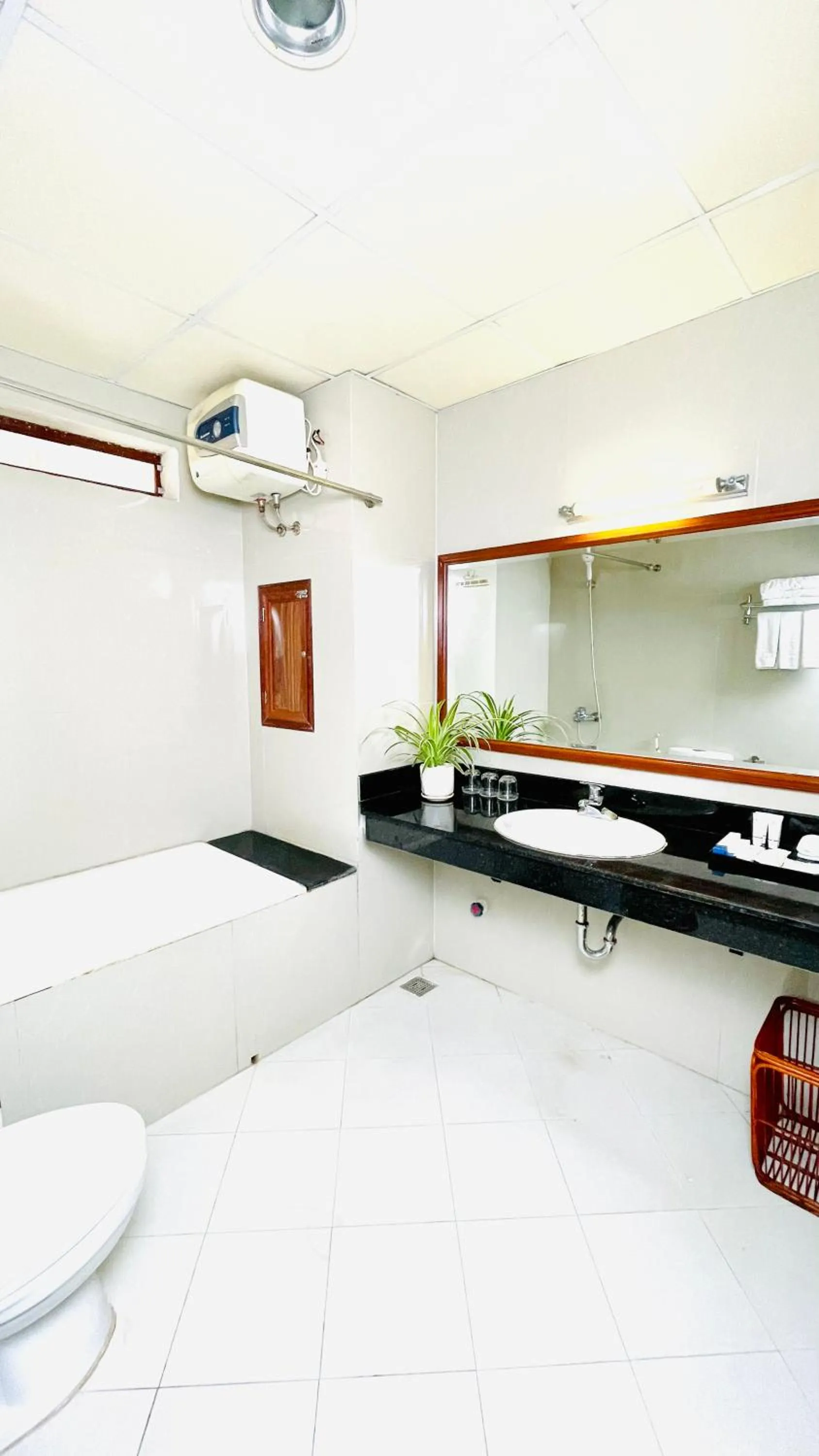 Bathroom in Sea Pearl Cat Ba Hotel