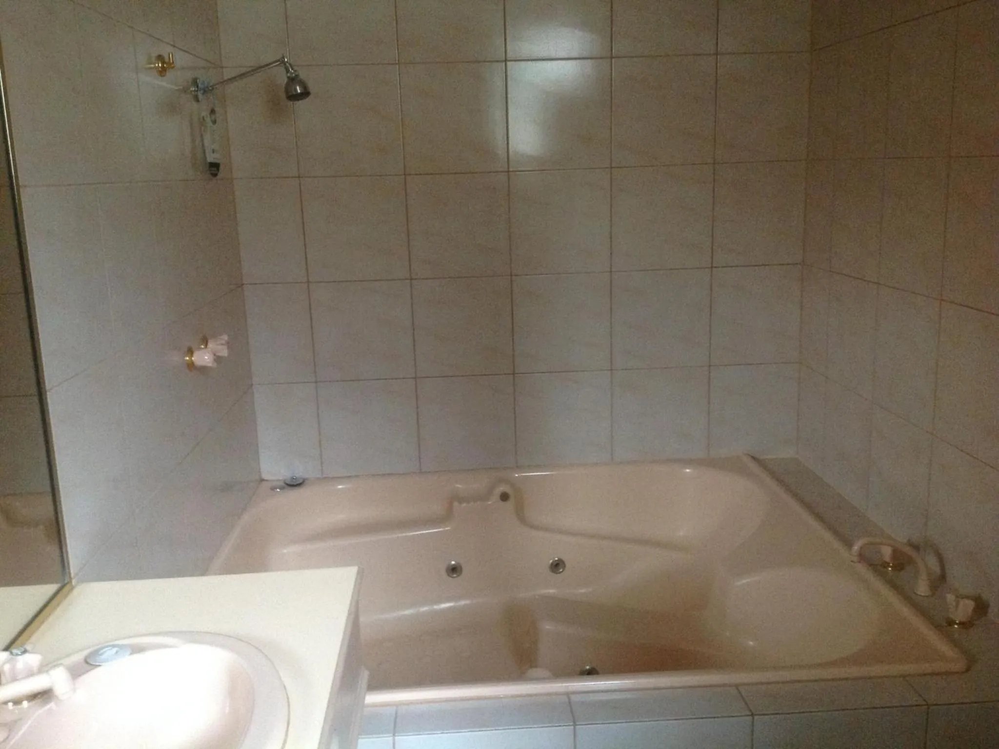 Bathroom in Quality Inn Colonial