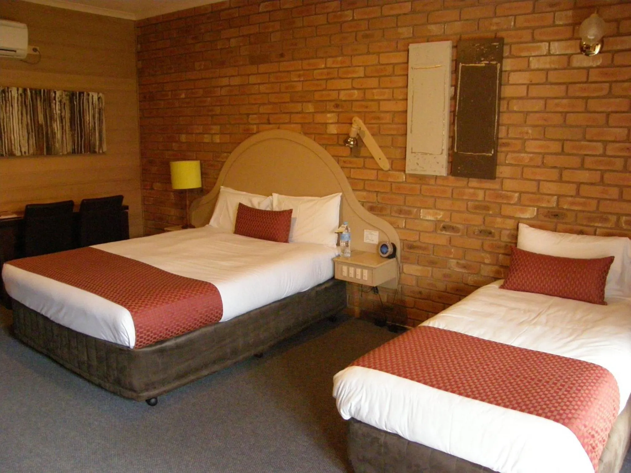 Photo of the whole room, Bed in Quality Inn Colonial