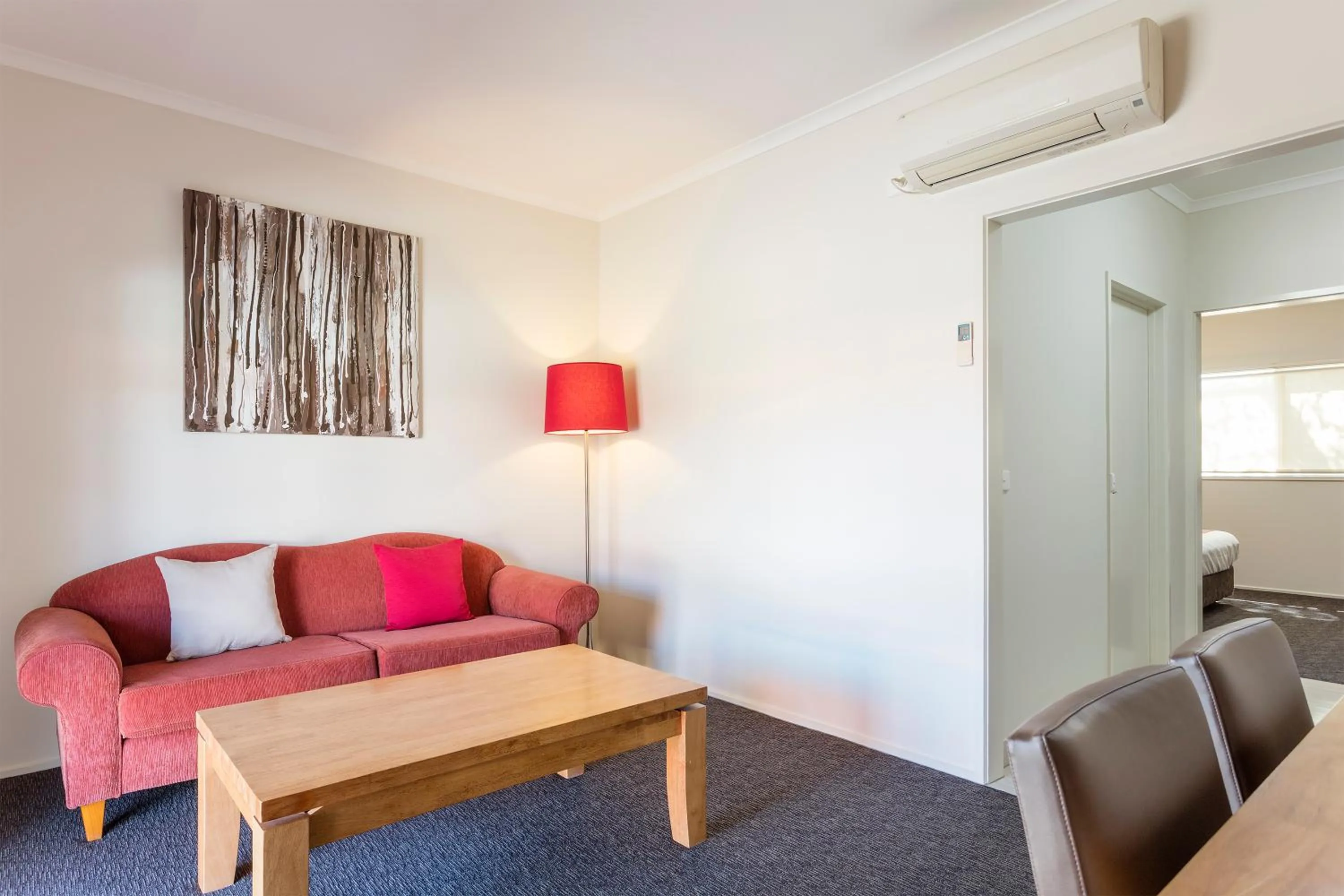 Living room in Quality Inn Colonial