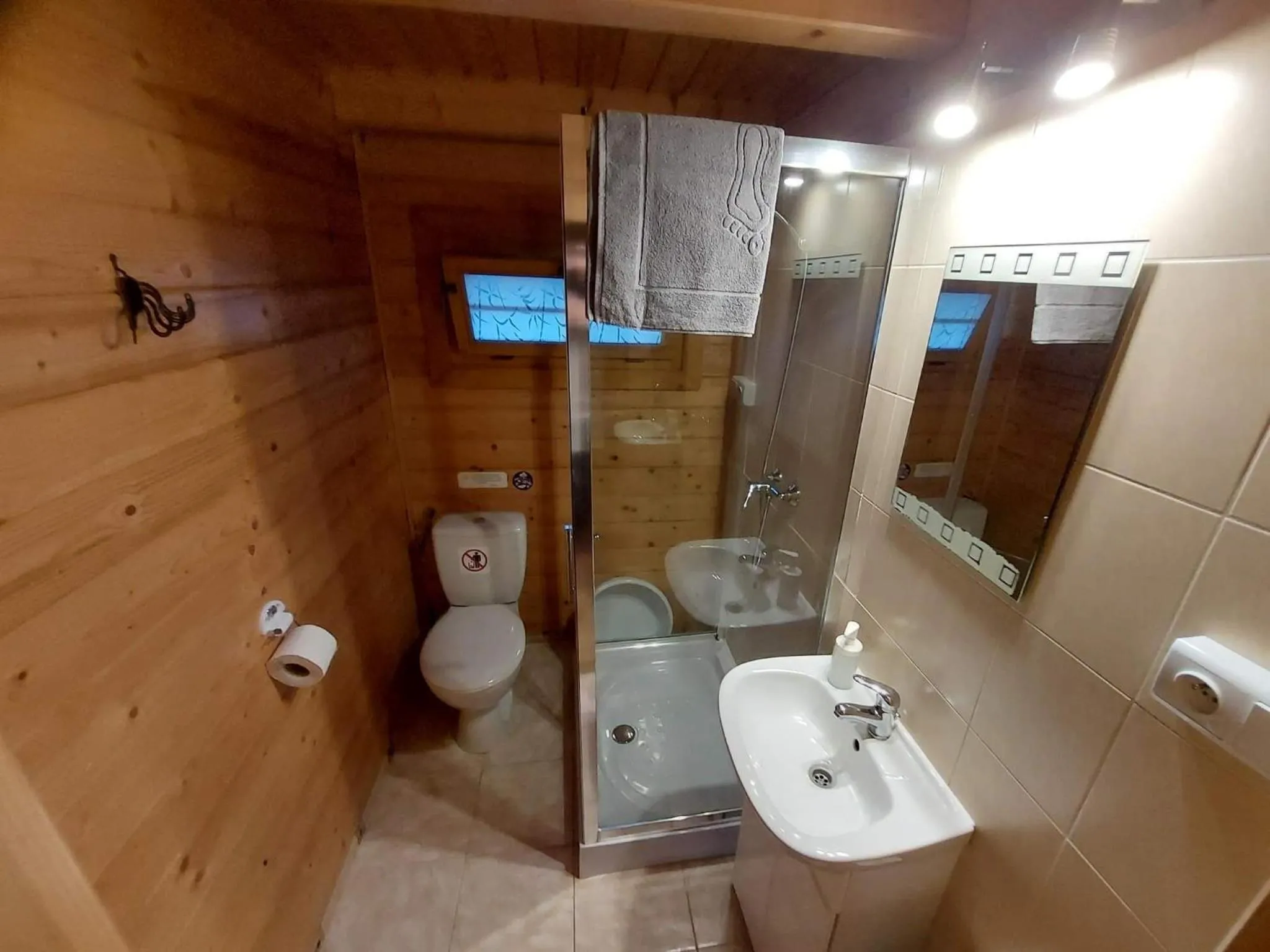 Shower in Arcada