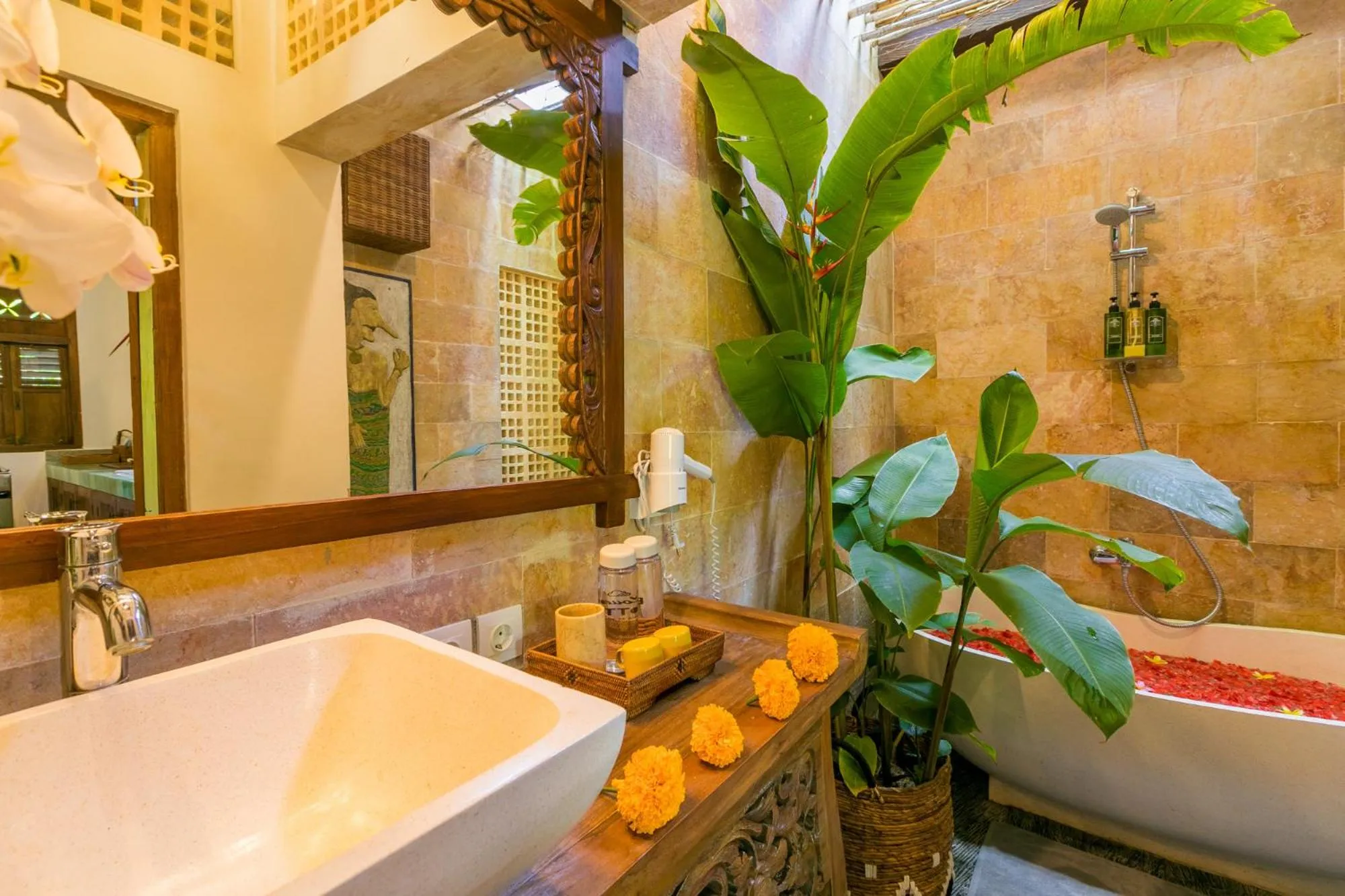 Toilet in Villa Kampung Kecil Boutique Hotel