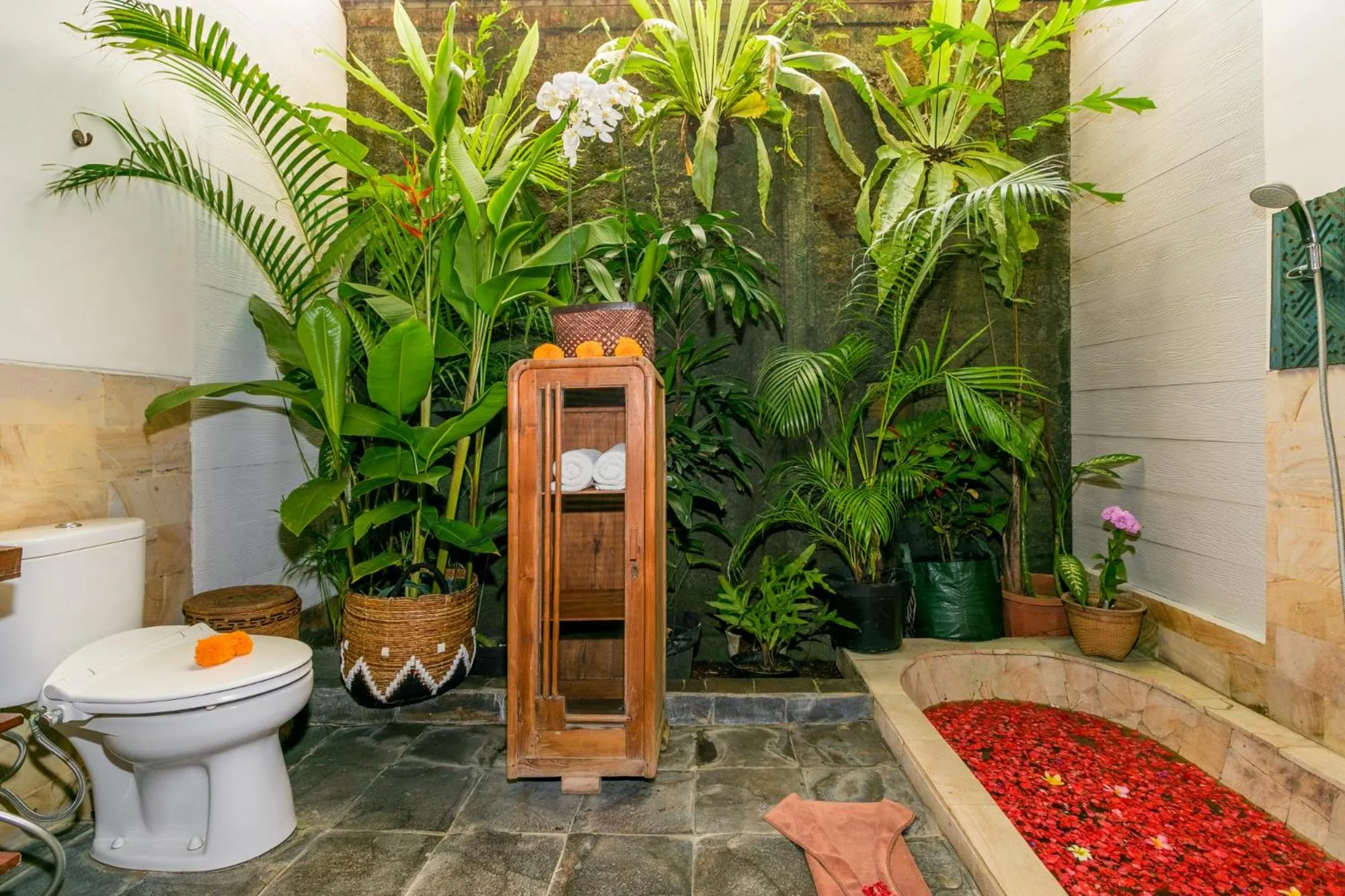 Toilet in Villa Kampung Kecil Boutique Hotel