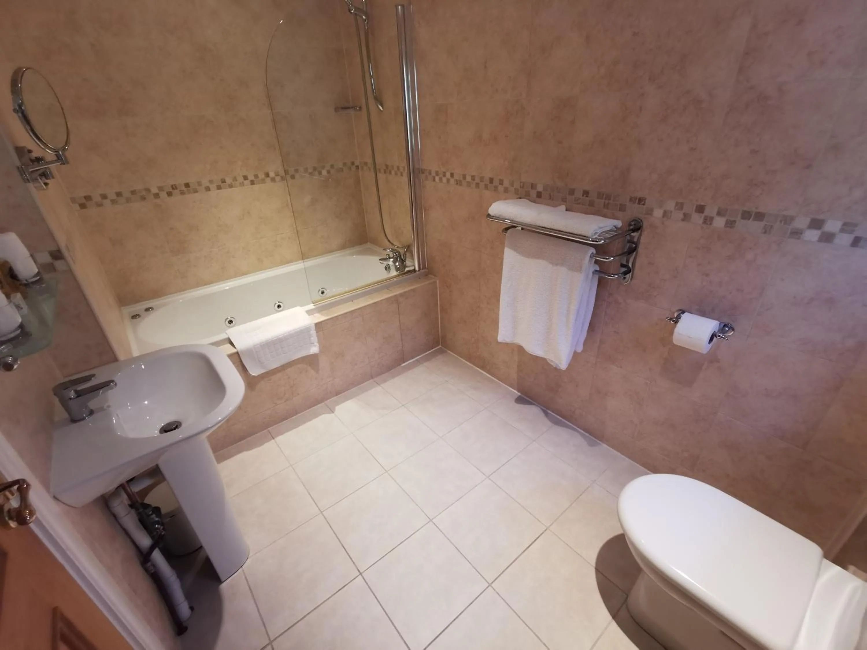 Bathroom in Rose in Vale Country House Hotel