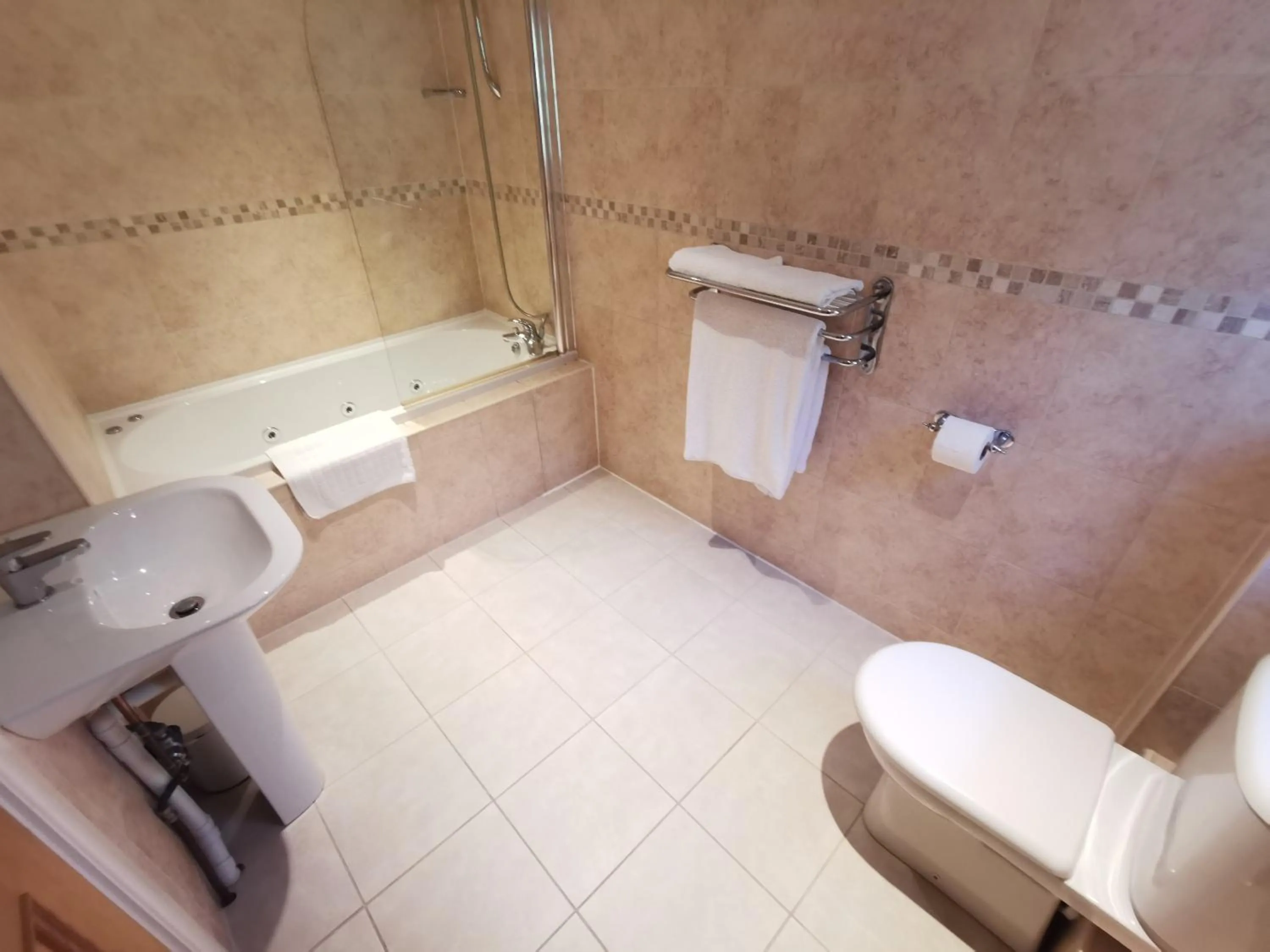 Bathroom in Rose in Vale Country House Hotel