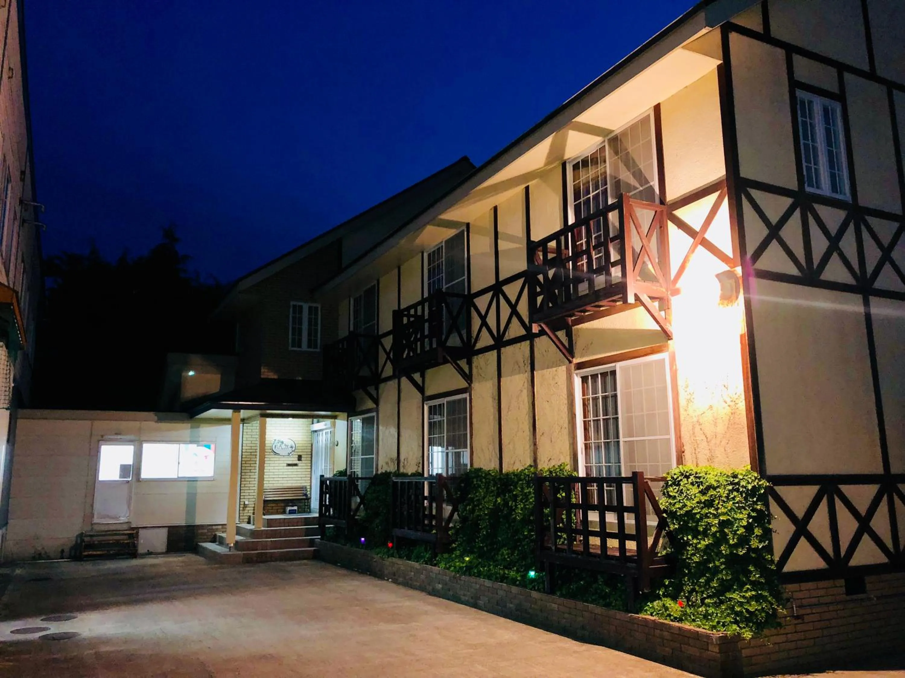 Property building in Villa Rengatei