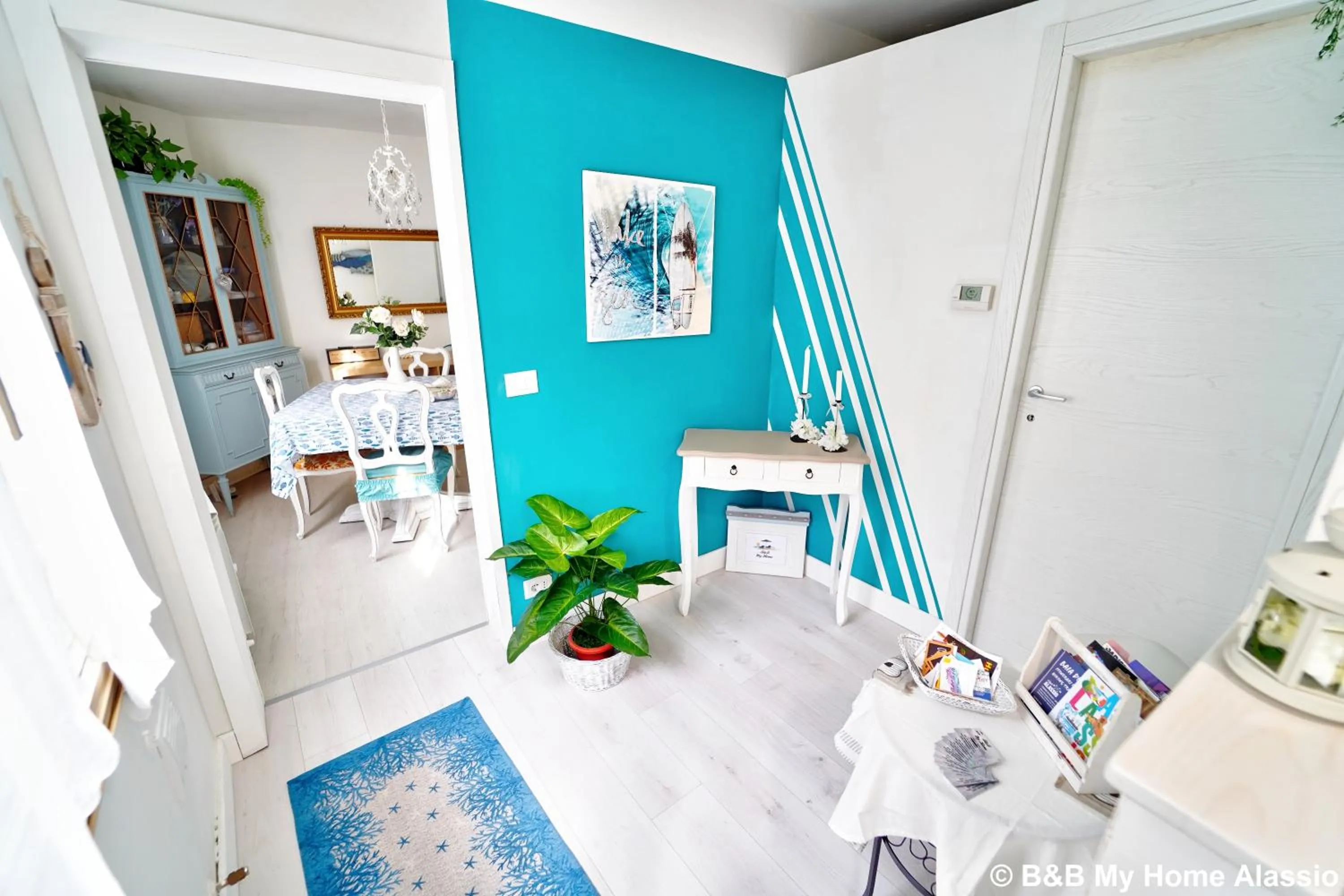 Communal lounge/ TV room, Bed in Bed & Breakfast My Home - Alassio