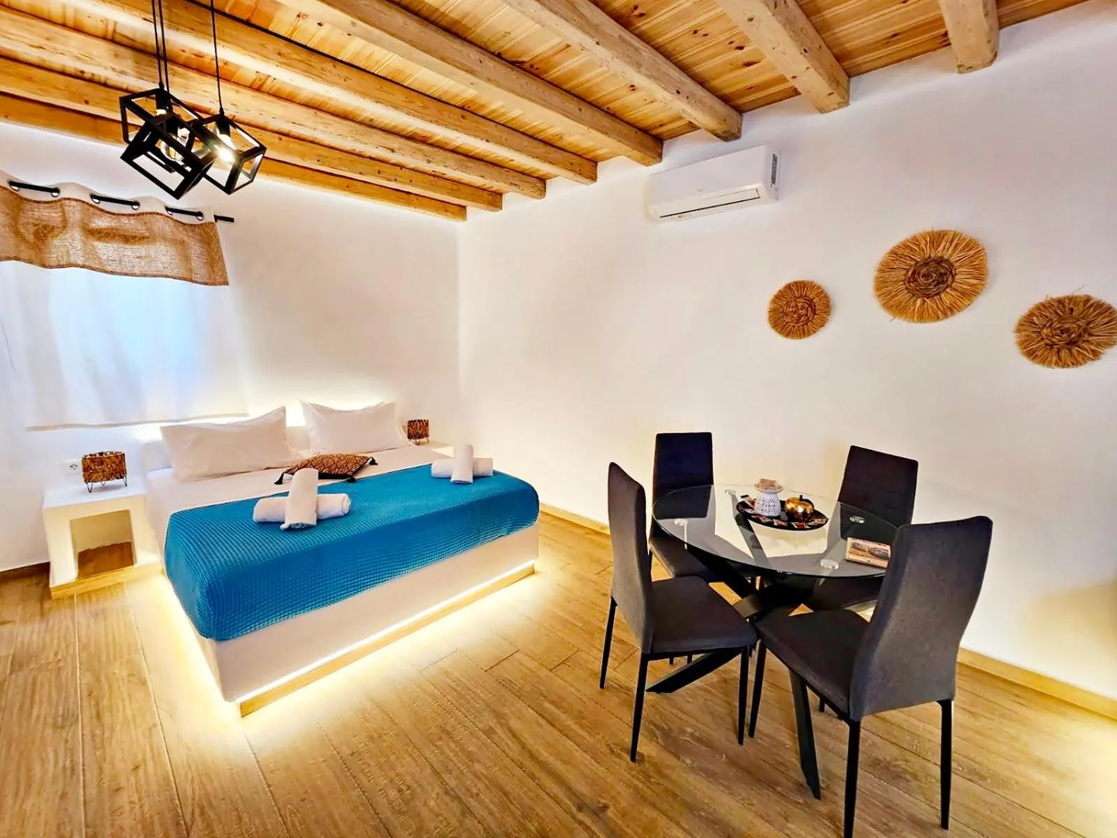 Bed in Mykonian Breeze