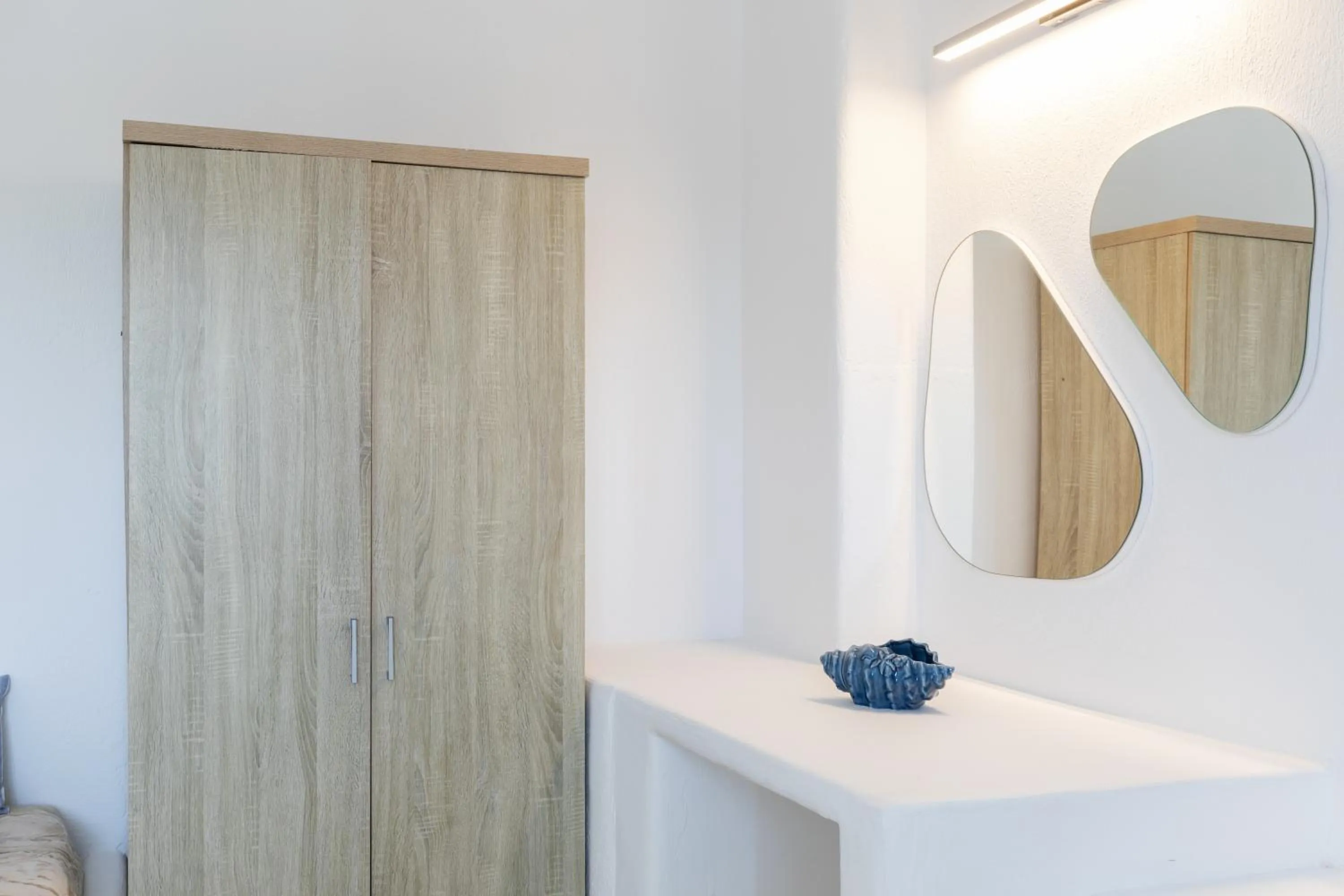 wardrobe in Mykonian Breeze