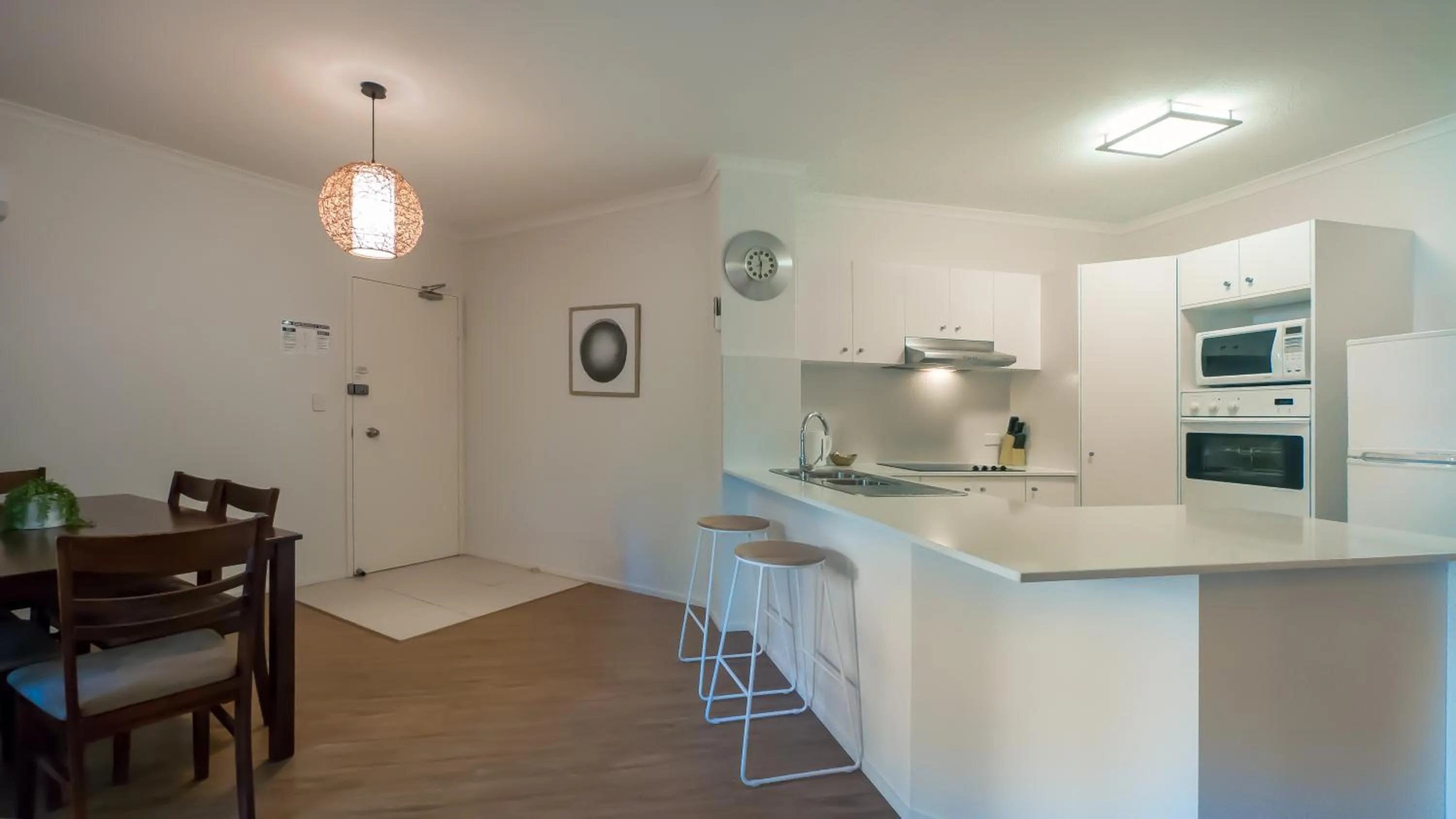 Kitchen or kitchenette in Sanctuary Lake Apartments