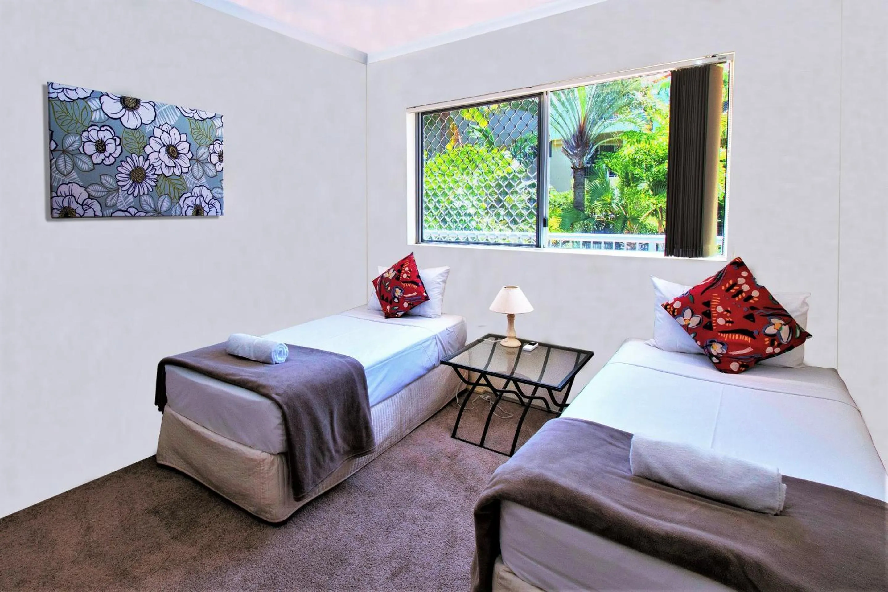 Bed in Sanctuary Lake Apartments