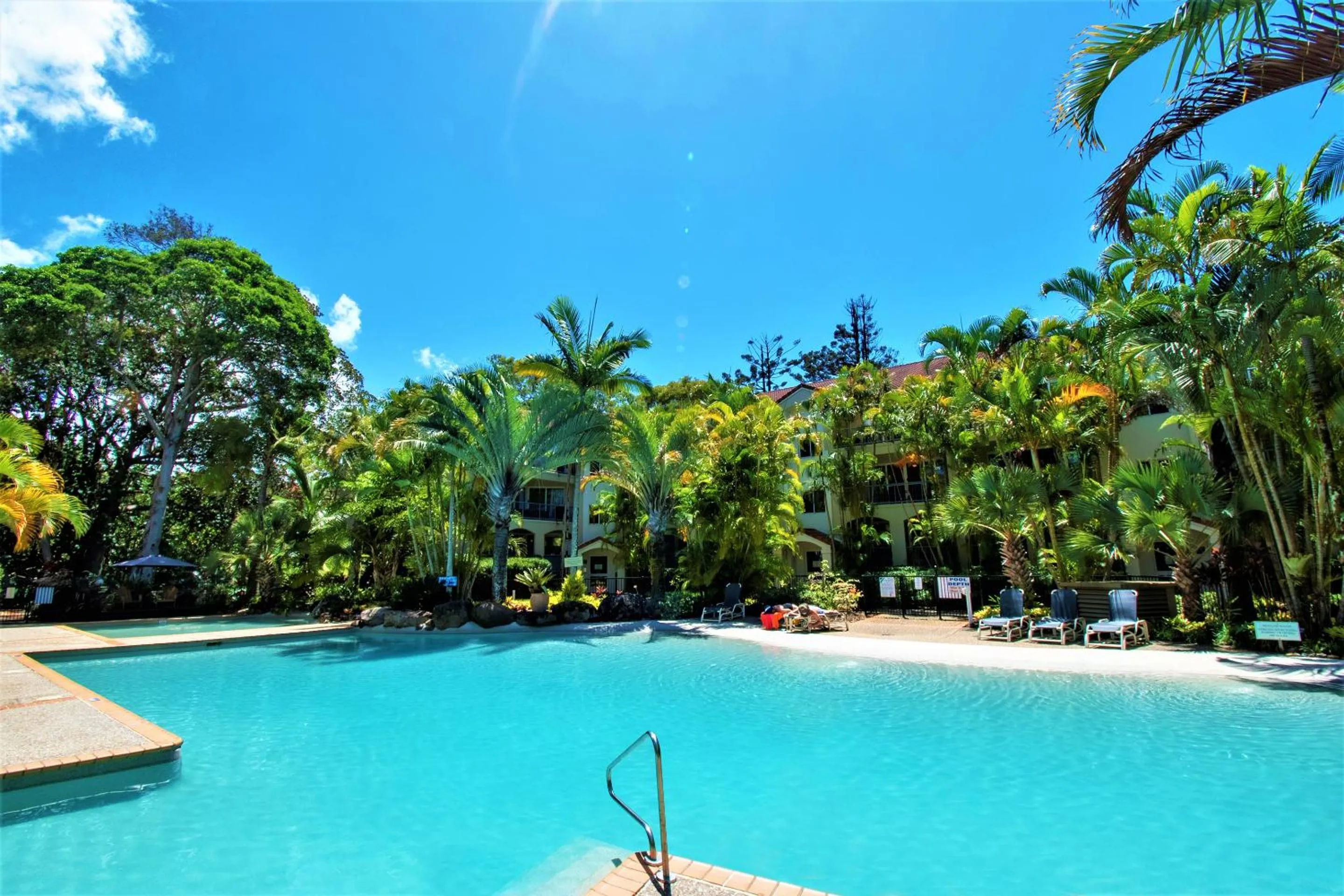 Swimming pool in Sanctuary Lake Apartments