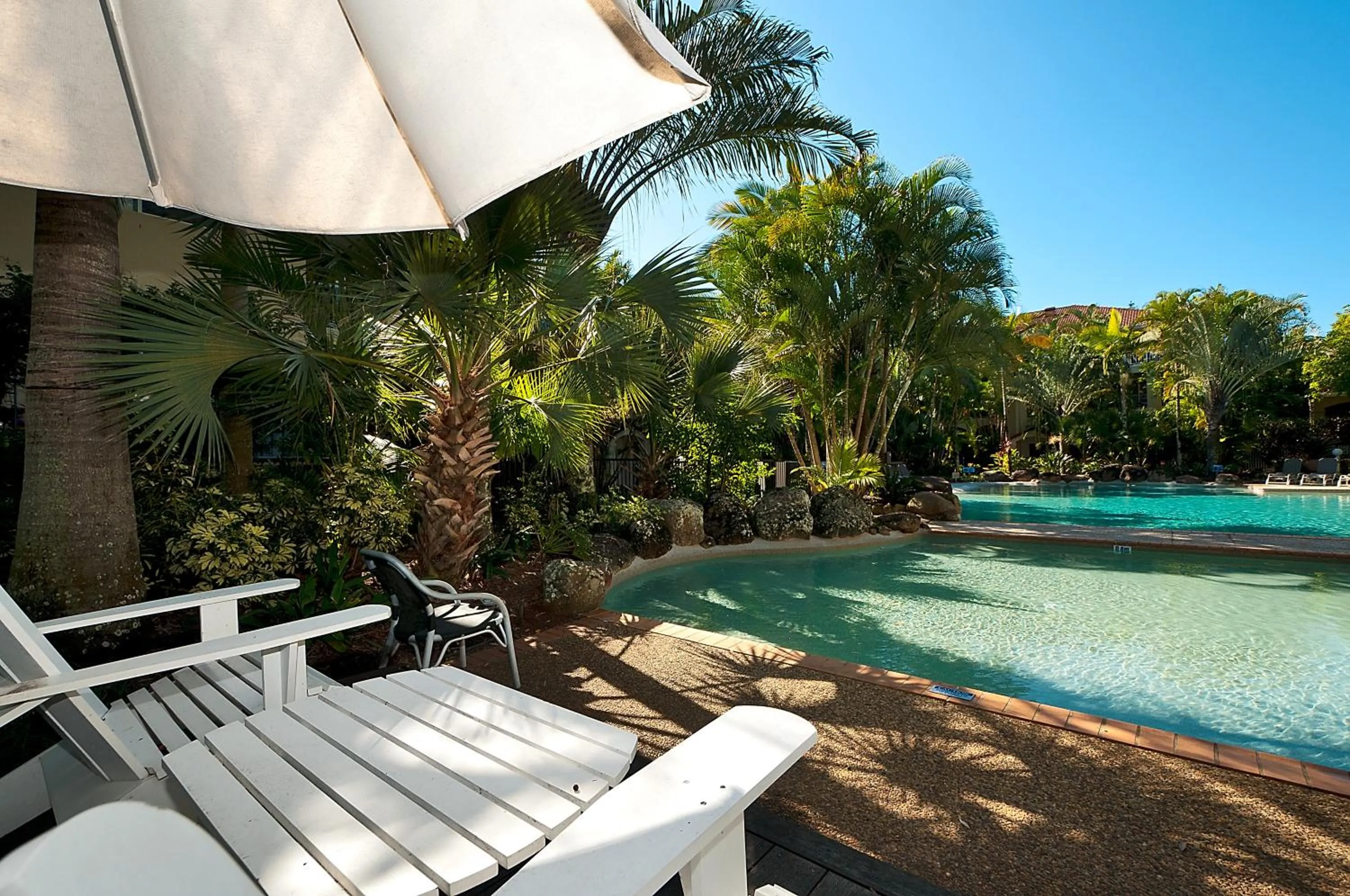 Day in Sanctuary Lake Apartments