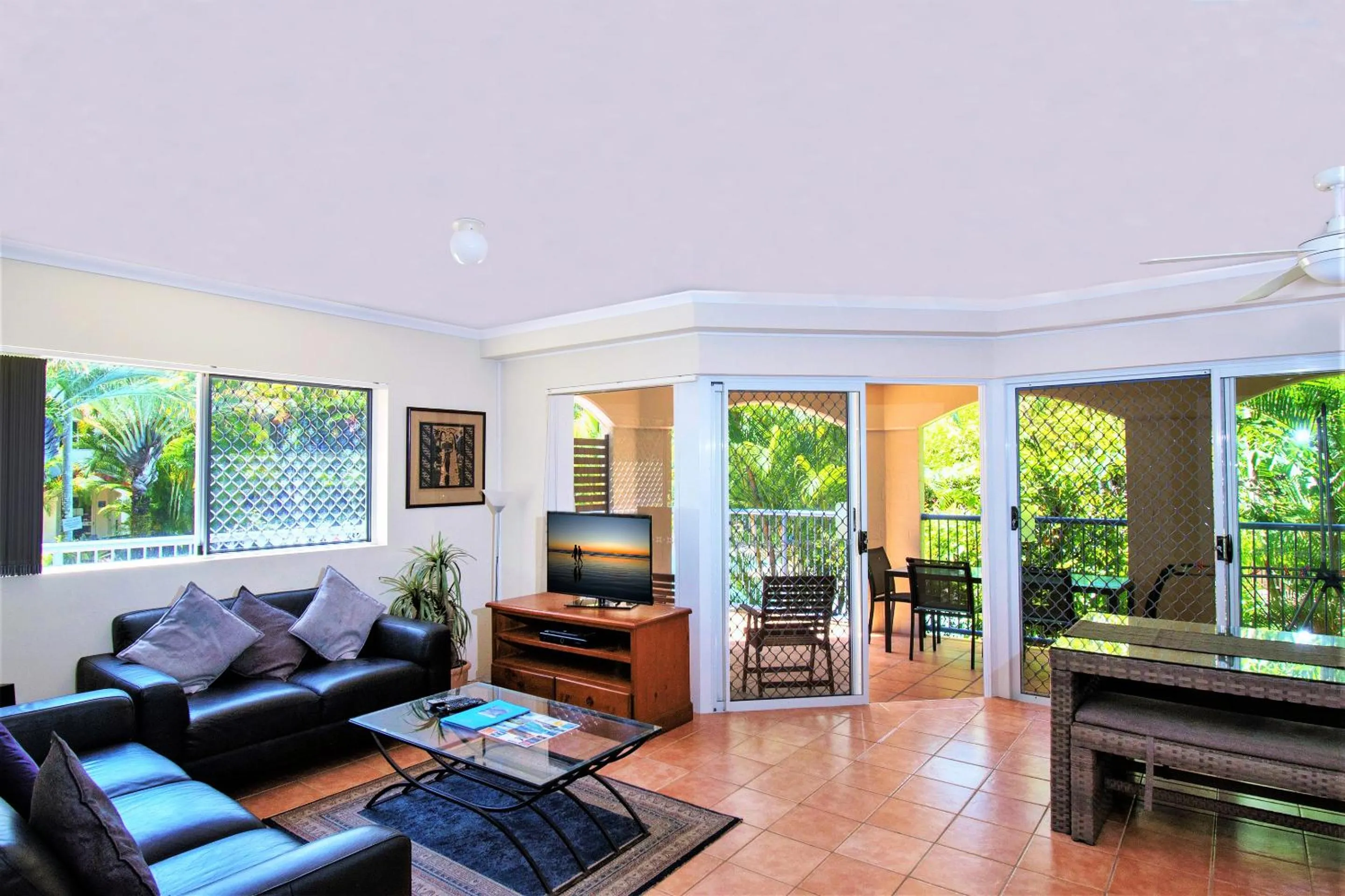 TV and multimedia in Sanctuary Lake Apartments