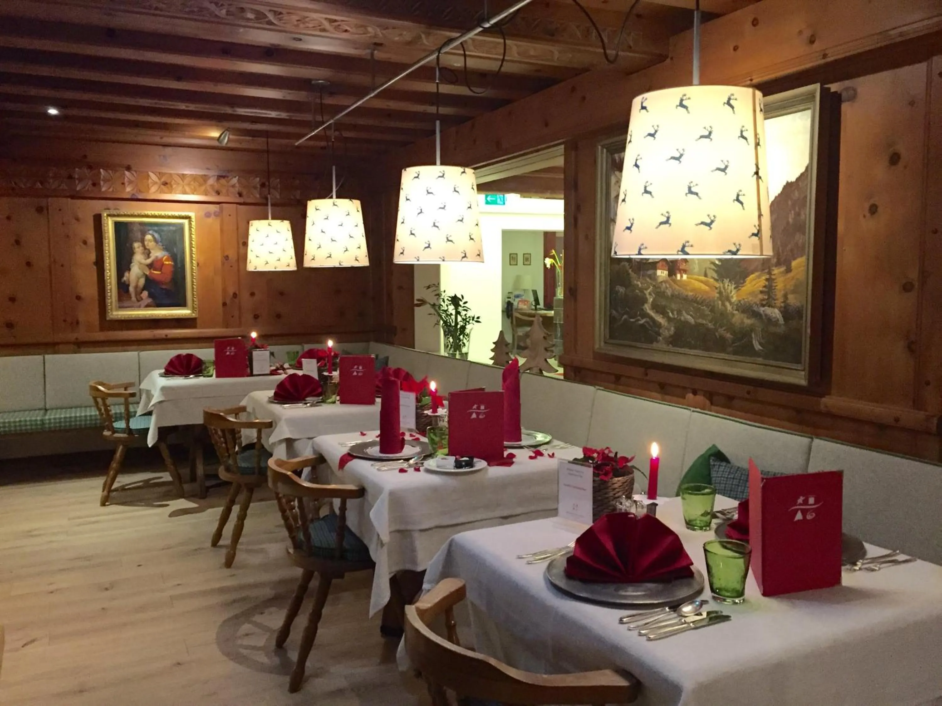 Restaurant/places to eat in Impuls Hotel Tirol