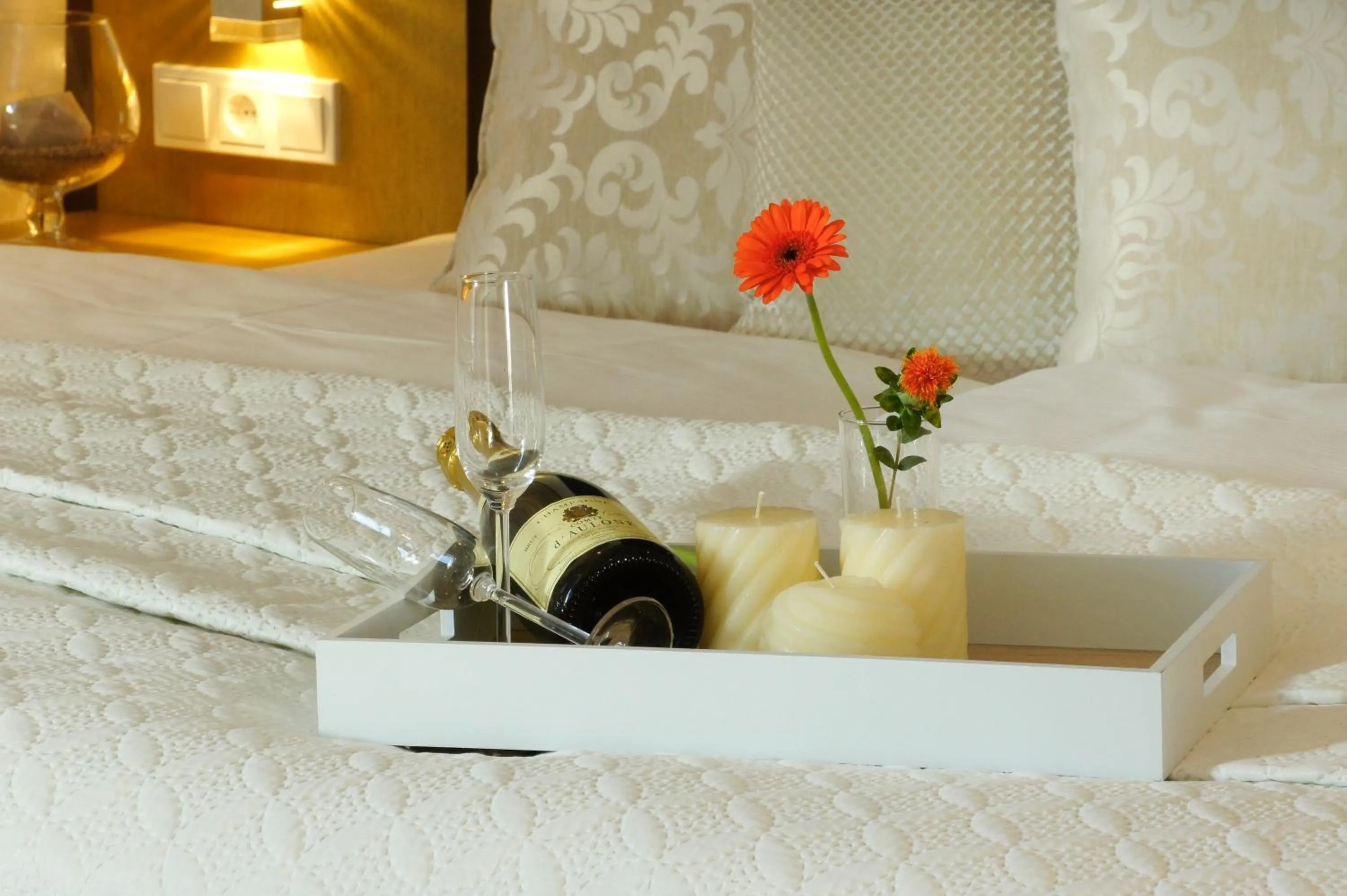 Bed in Hotel Athen Kelsterbach Frankfurt Airport