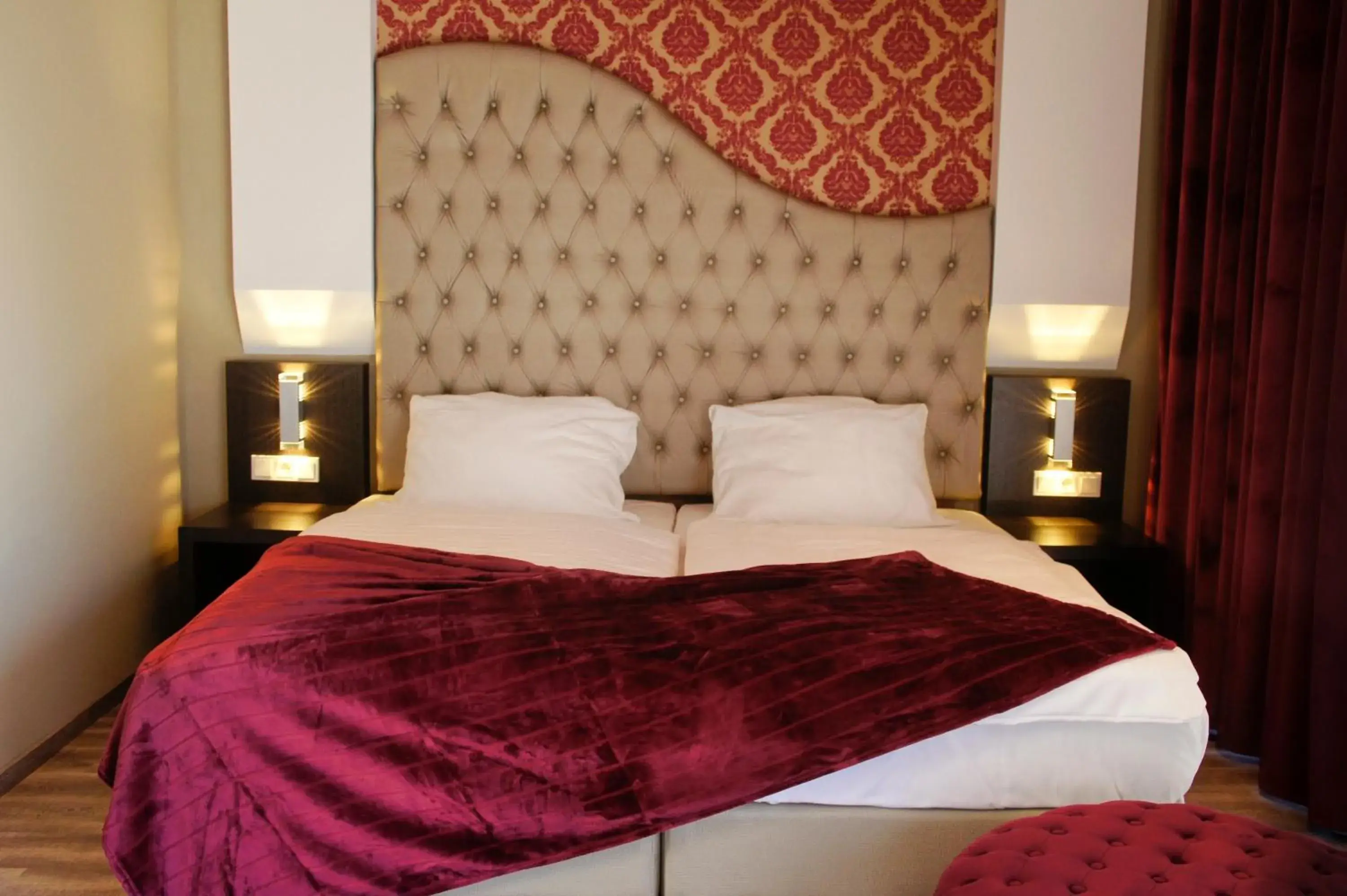 Suite with Balcony - single occupancy in Hotel Athen Kelsterbach Frankfurt Airport Suite with Balcony - single occupancy in Hotel Athen Kelsterbach Frankfurt Airport