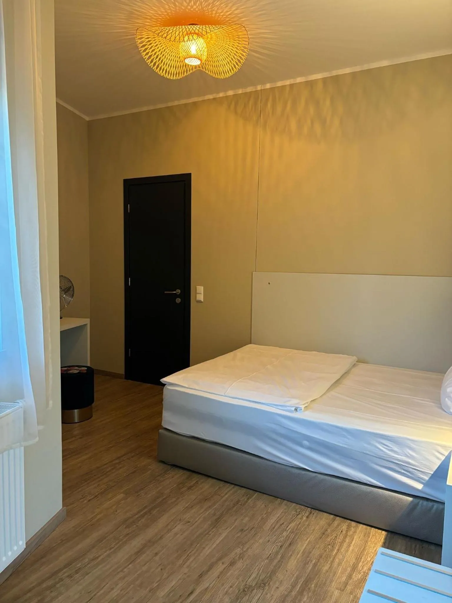 Bed in Hotel Athen Kelsterbach Frankfurt Airport