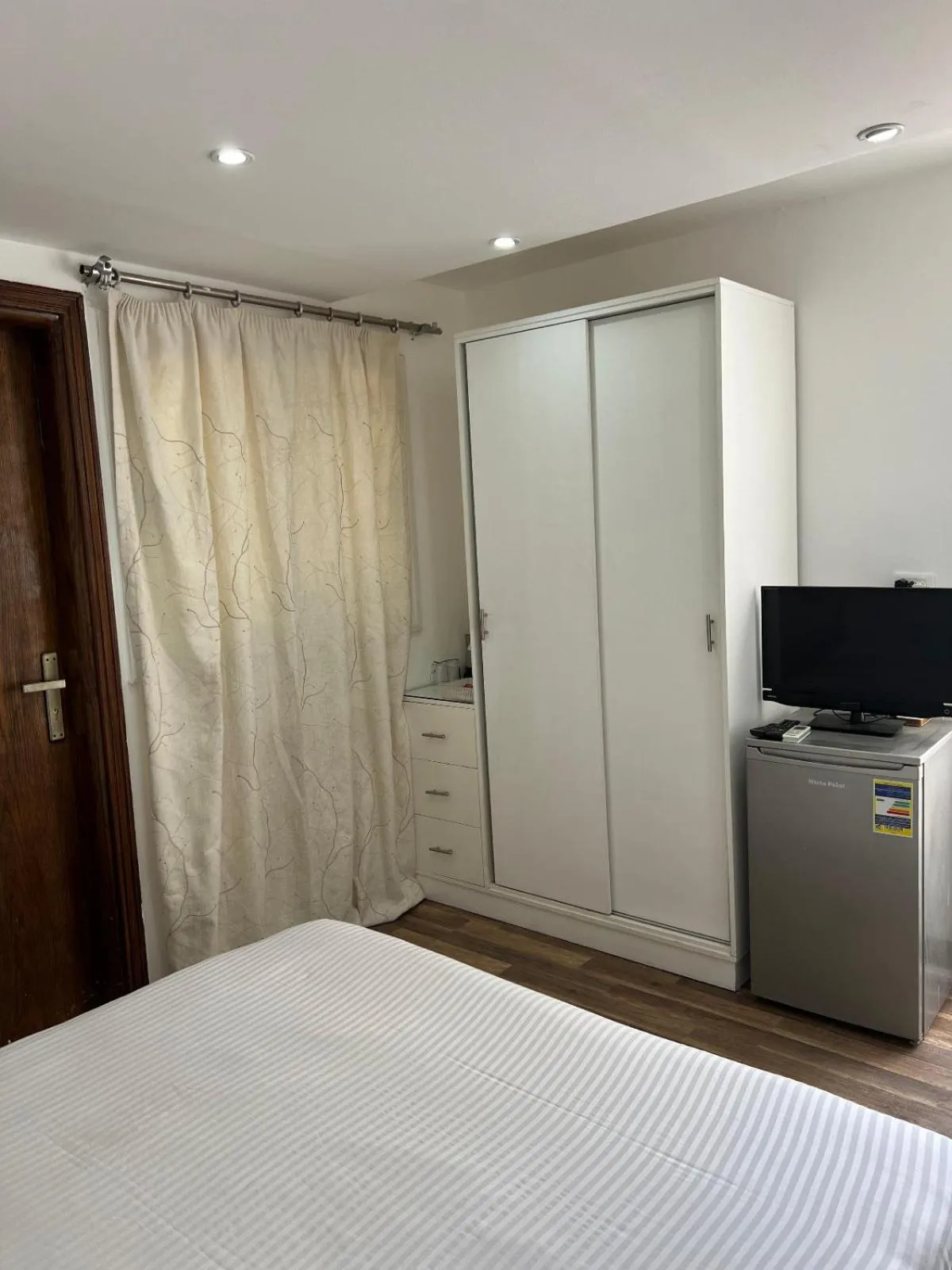 TV and multimedia, Bed in Lilly Rooms and Studio