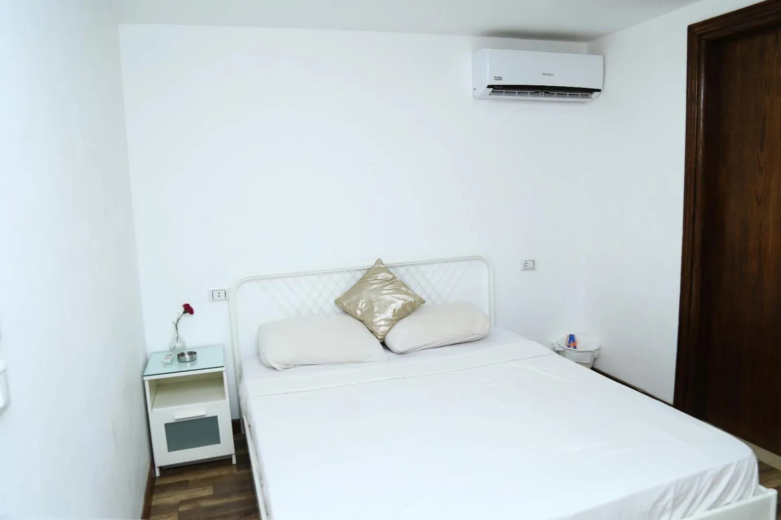 Bed in Lilly Rooms and Studio