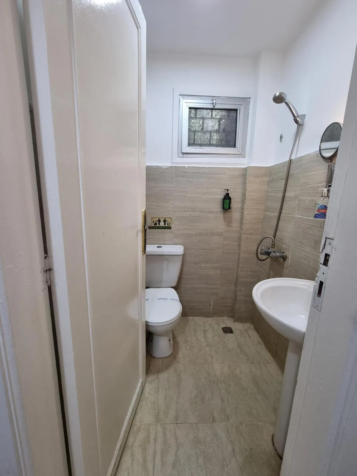 Shower in Lilly Rooms and Studio