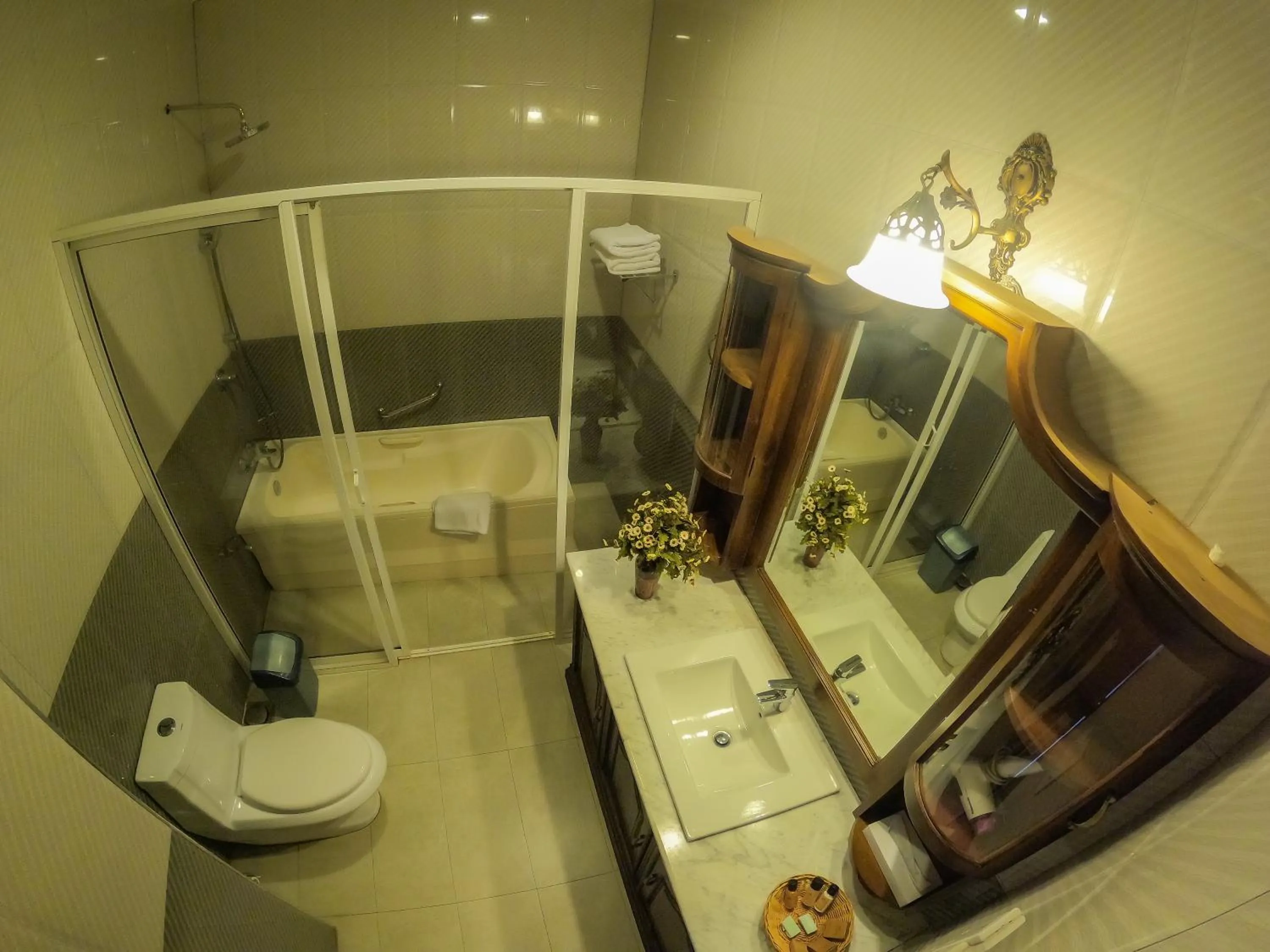 Shower in Centauria Lake Resort