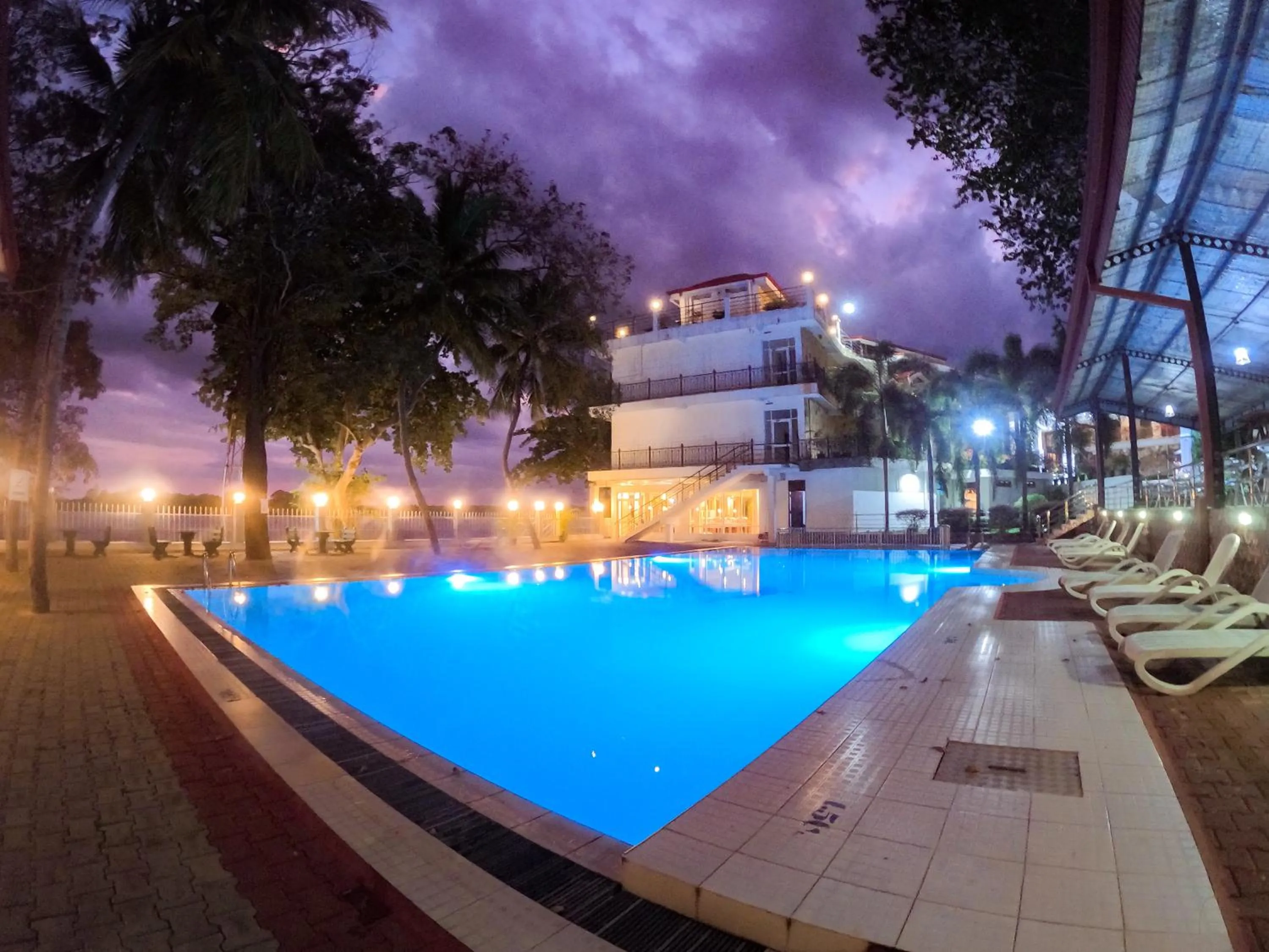 Swimming pool in Centauria Lake Resort