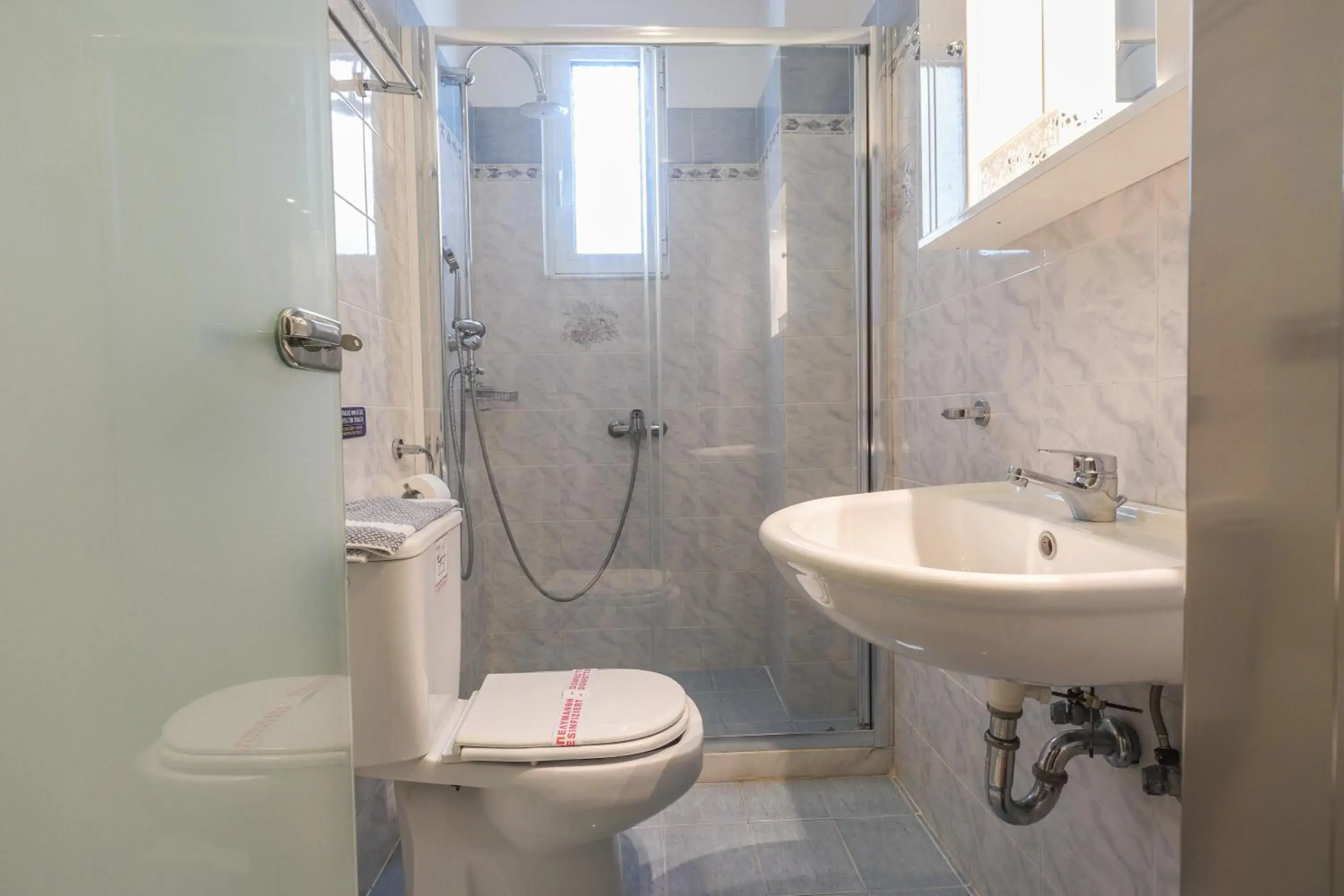 Twin Room in Delfini Beach Hotel & Suites Twin Room in Delfini Beach Hotel & Suites