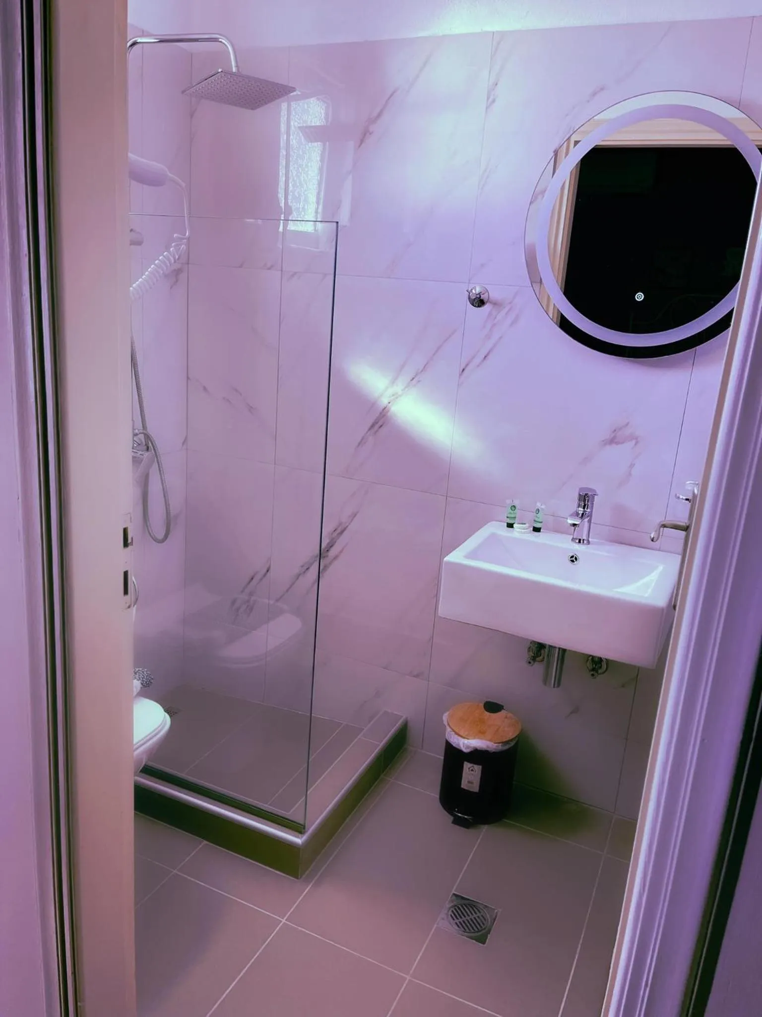 Delfini Beach Hotel & Suites