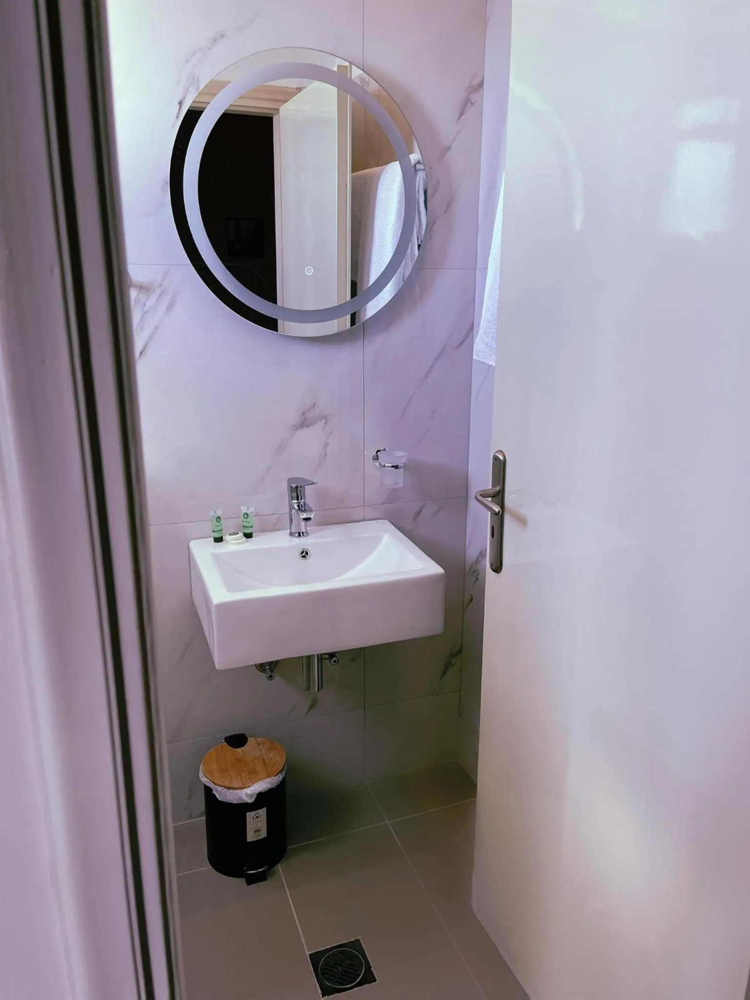 Delfini Beach Hotel & Suites