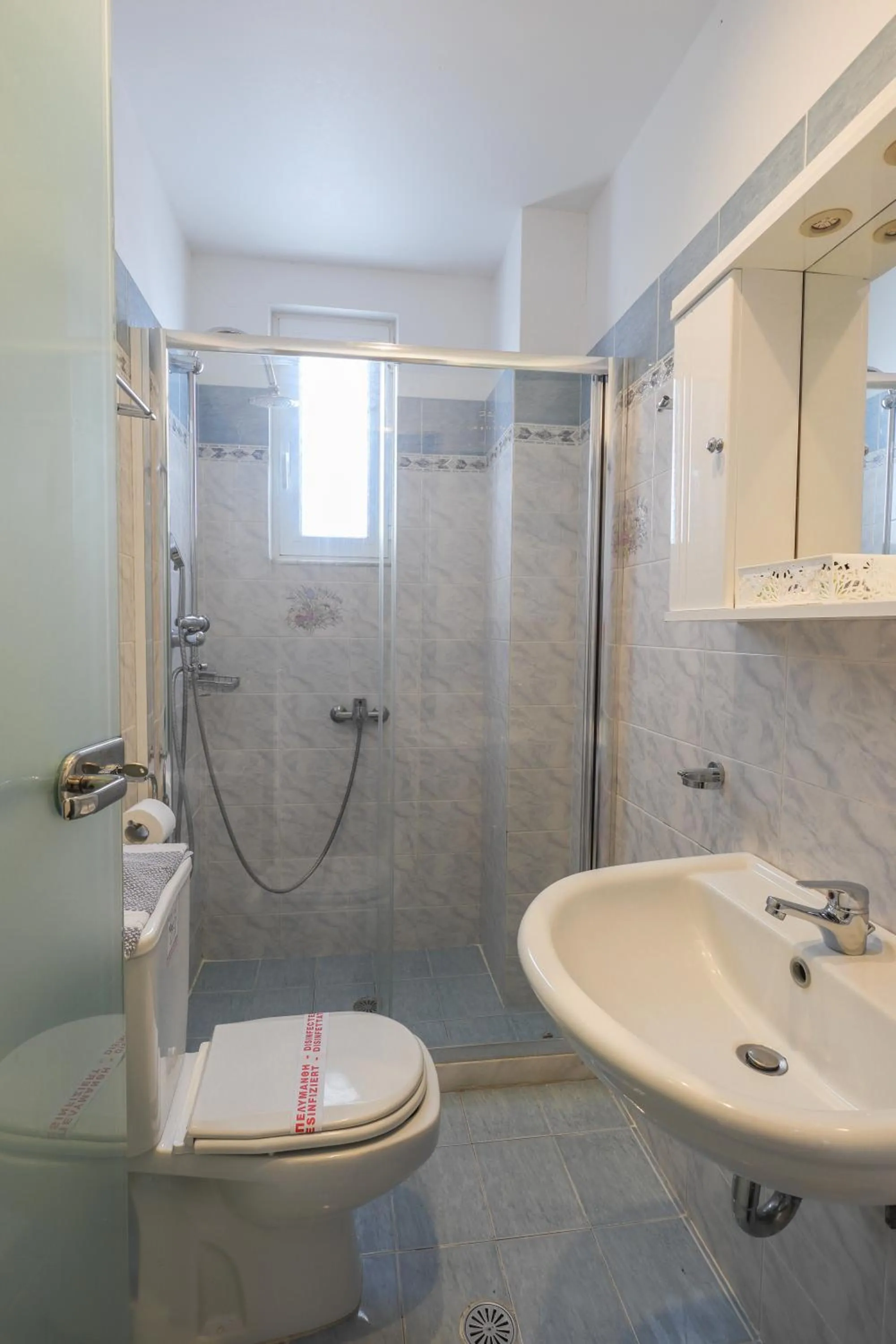 Delfini Beach Hotel & Suites