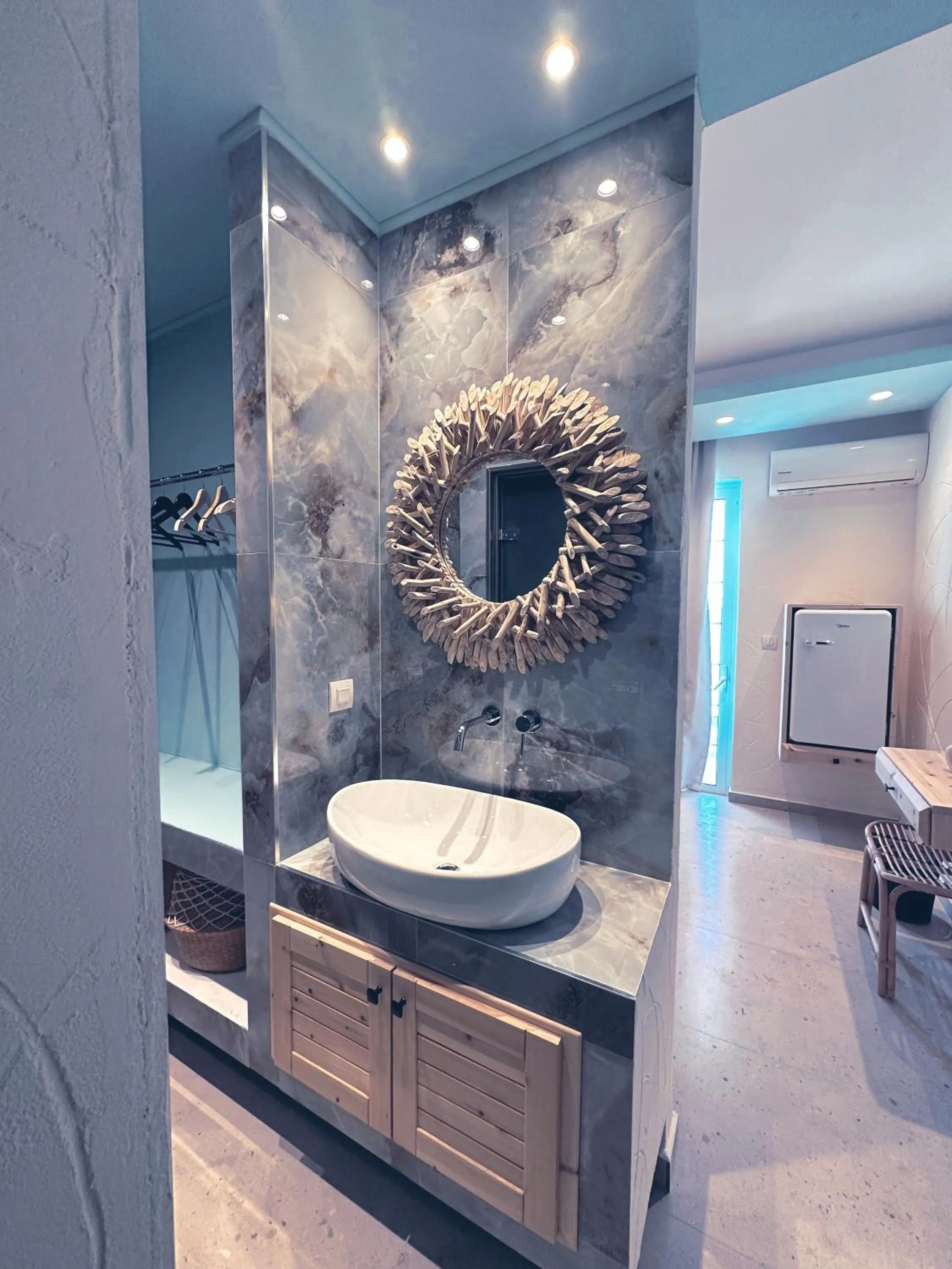 Delfini Beach Hotel & Suites