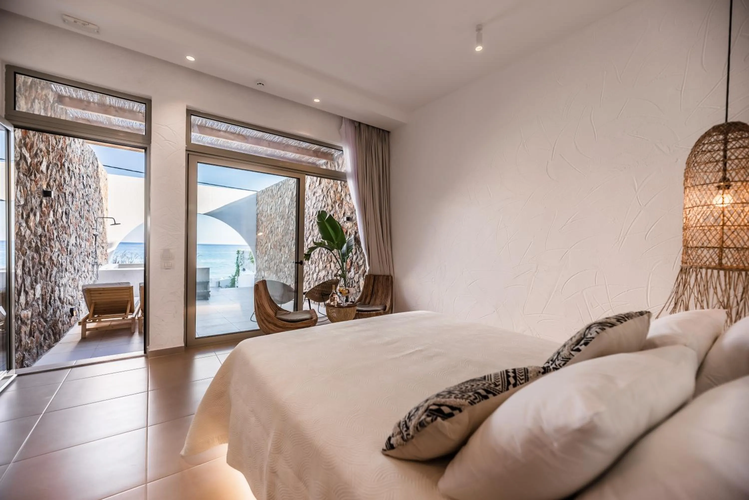 Delfini Beach Hotel & Suites