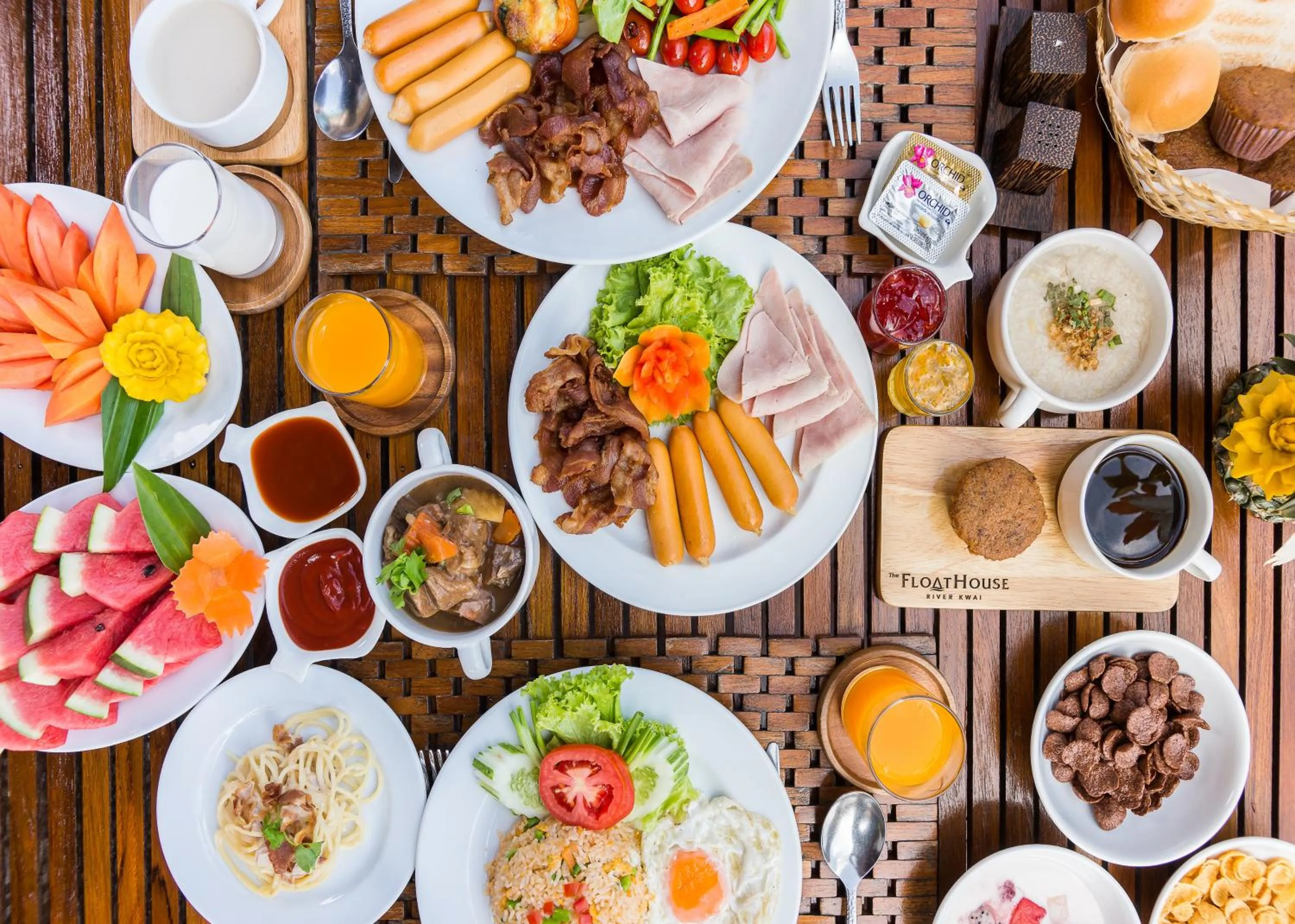 Breakfast in The Float House River Kwai