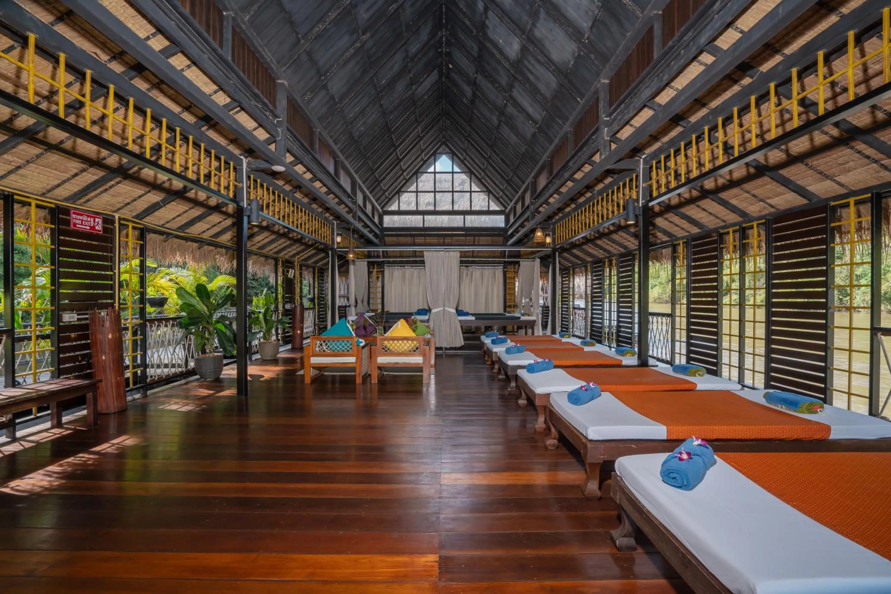 Massage in The Float House River Kwai