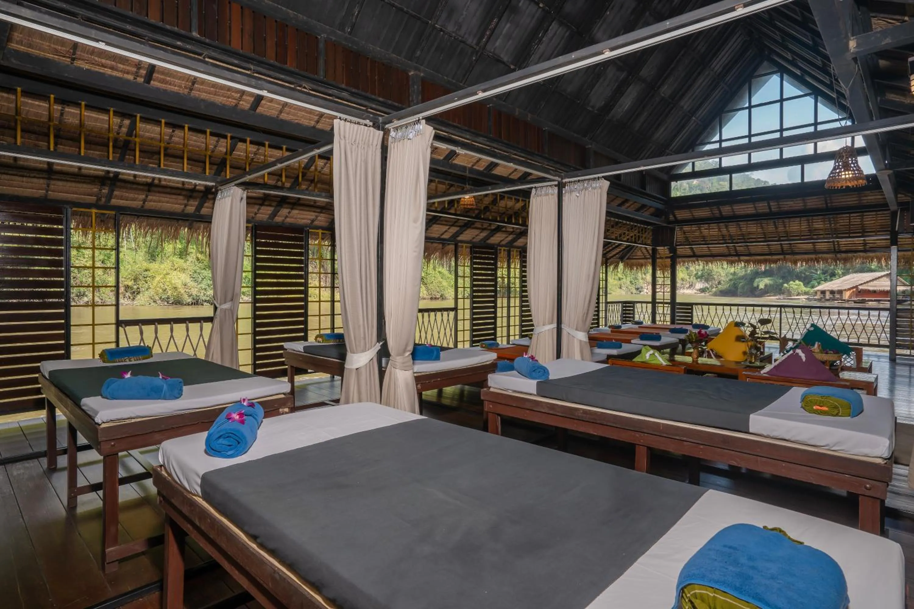 Massage in The Float House River Kwai