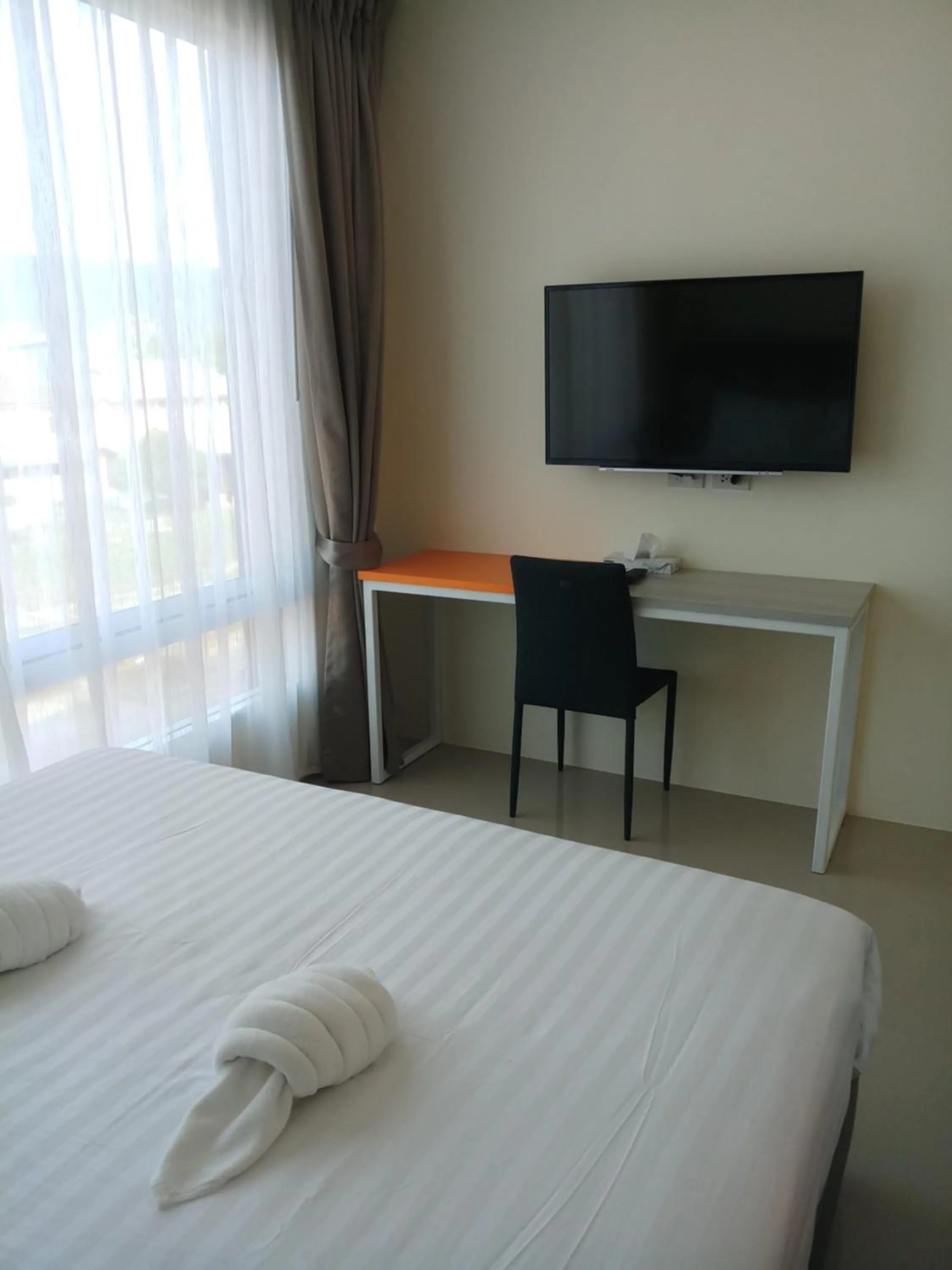 Bed in Long N Joy Samui