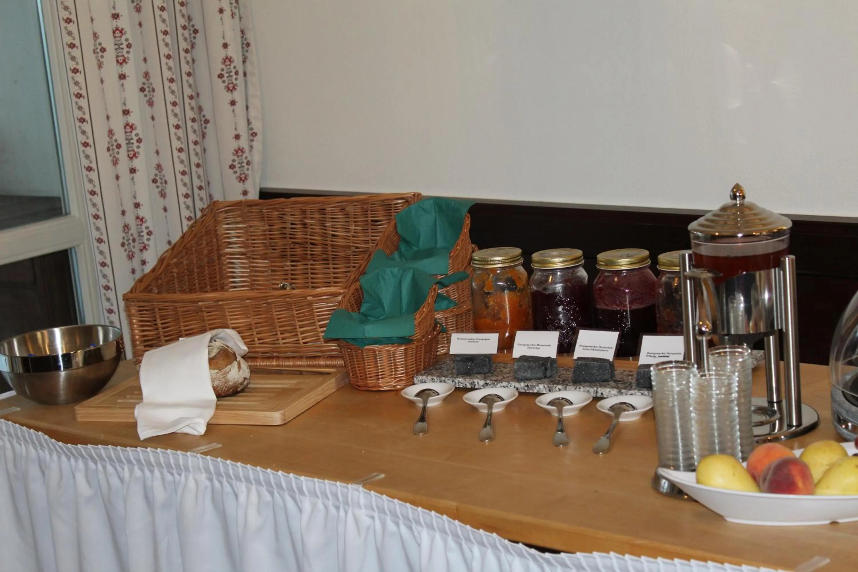 Food and drinks in Hotel Brauereigasthof Amberger