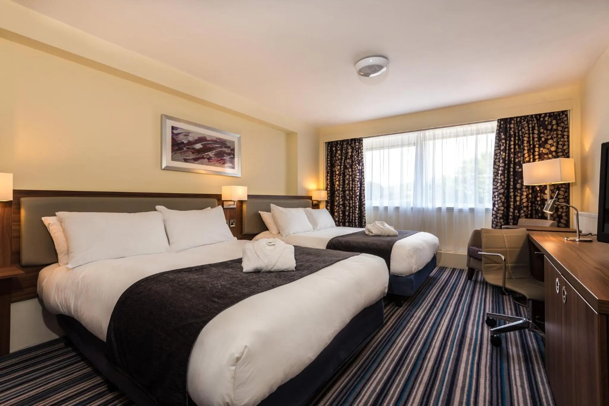 Photo of the whole room, Bed in Holiday Inn Lancaster by IHG