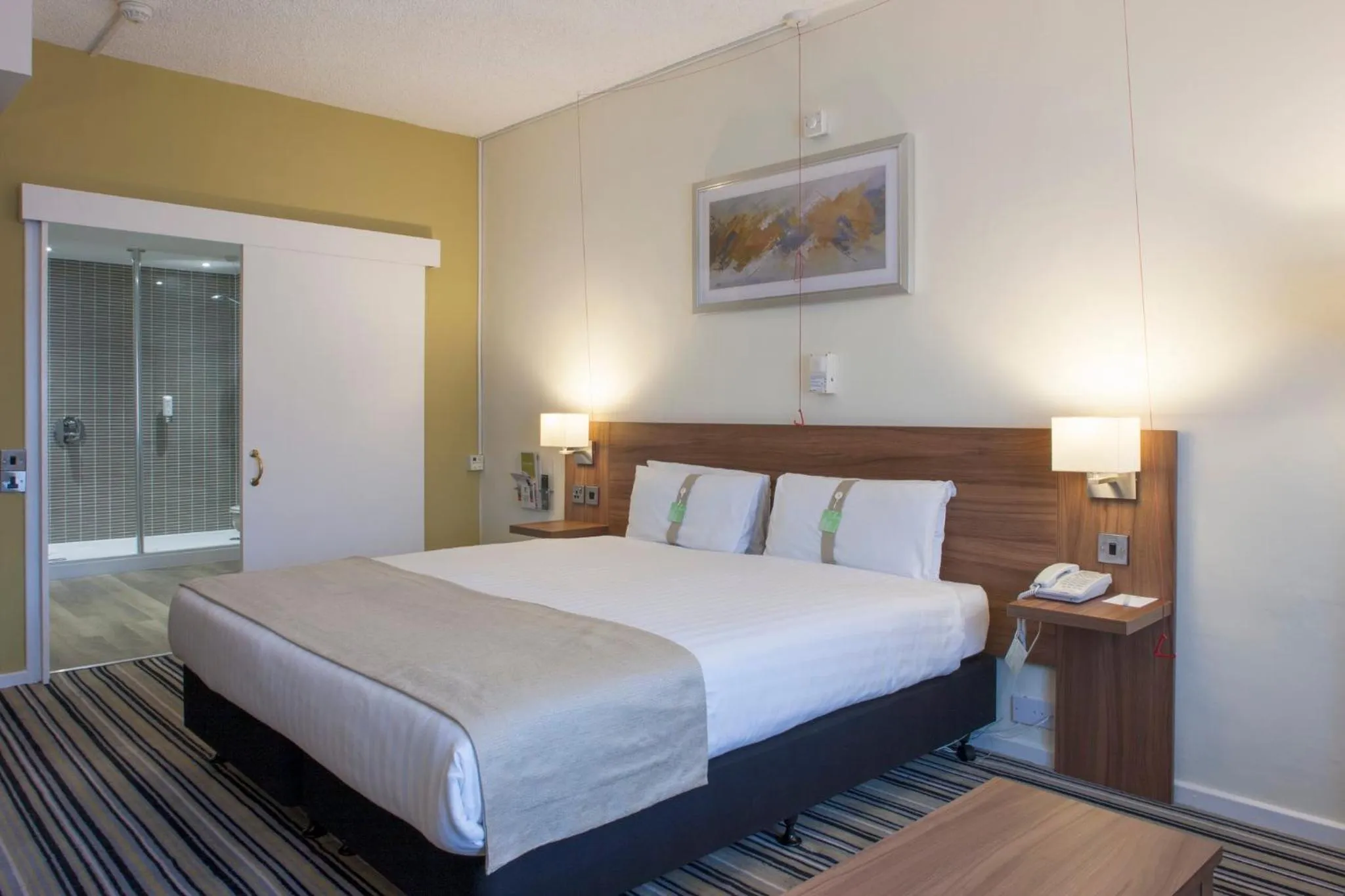 Photo of the whole room, Bed in Holiday Inn Lancaster by IHG